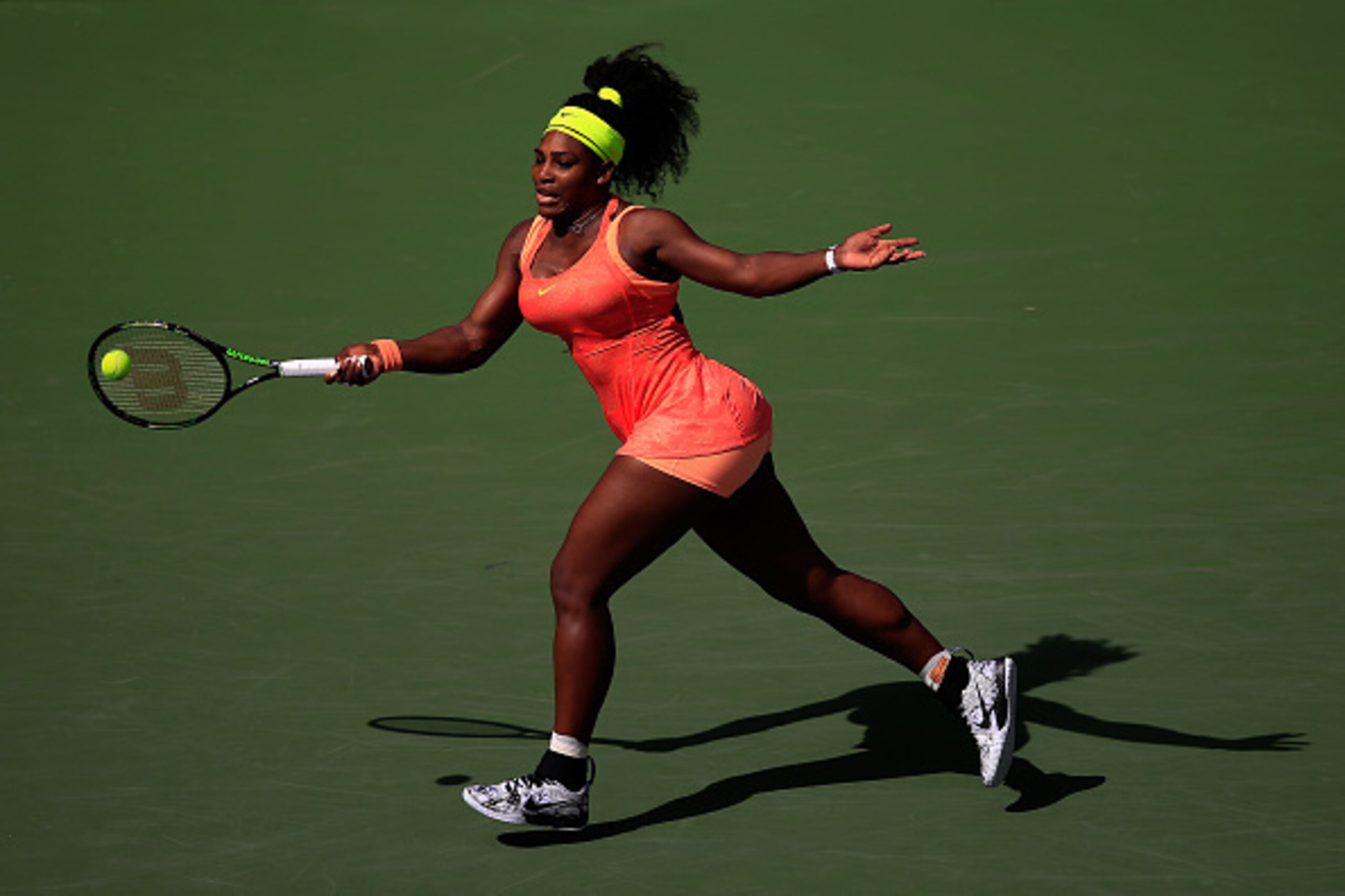 NEW YORK, NY - SEPTEMBER 11:  Serena Williams of the United States returns a shot to Roberta Vinci of Italy during their Women's Singles Semifinals match on Day Twelve of the 2015 U.S. Open at the USTA Billie Jean King National Tennis Center on September 