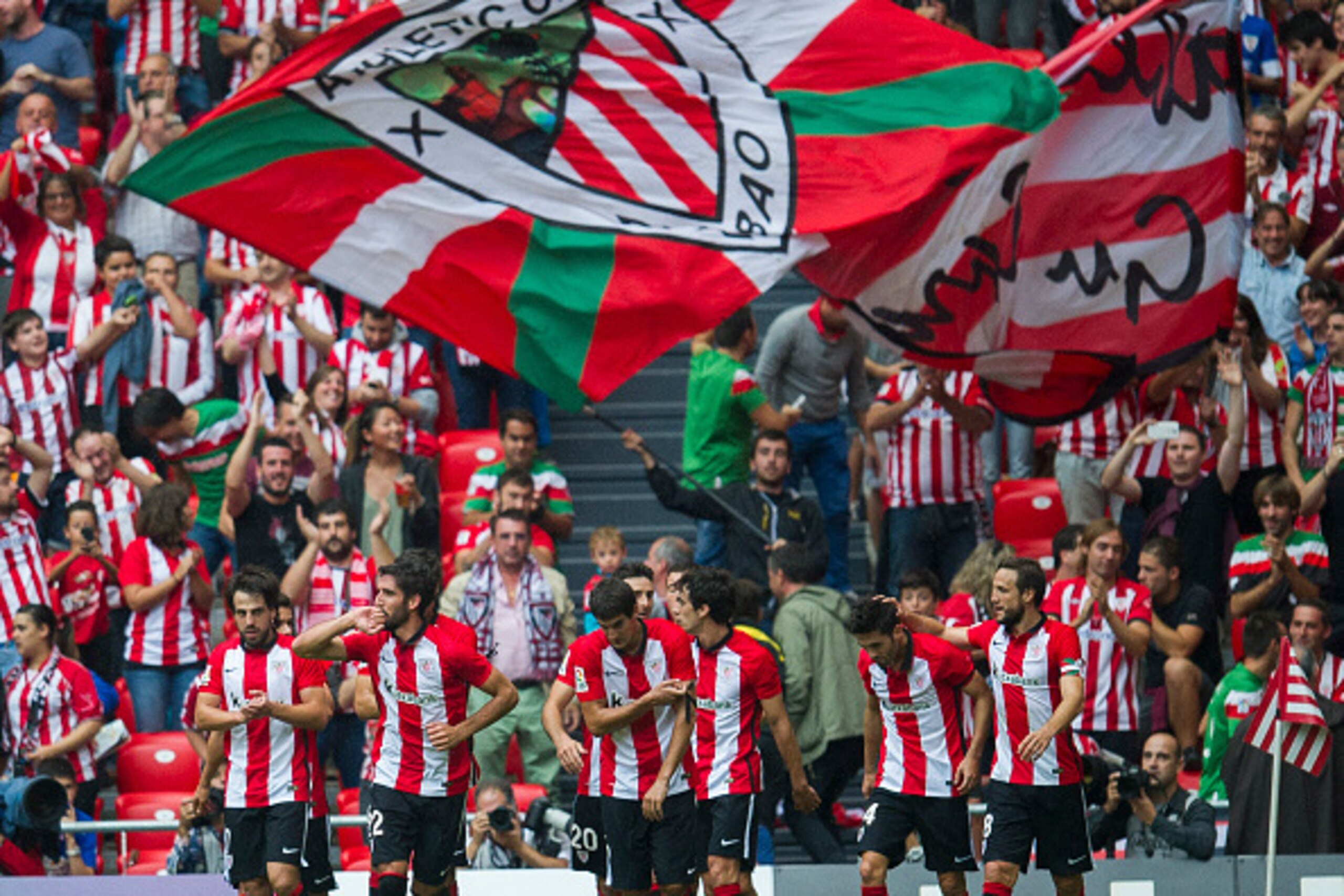 BILBAO, SPAIN - SEPTEMBER 13:  Raul Garcia of Athletic Club Bilbao celebrates after scoring during the La Liga match between Athletic Club and Getafe CF at San Mames Stadium on September 13, 2015 in Bilbao, Spain.  (Photo by Juan Manuel Serrano Arce/Getty