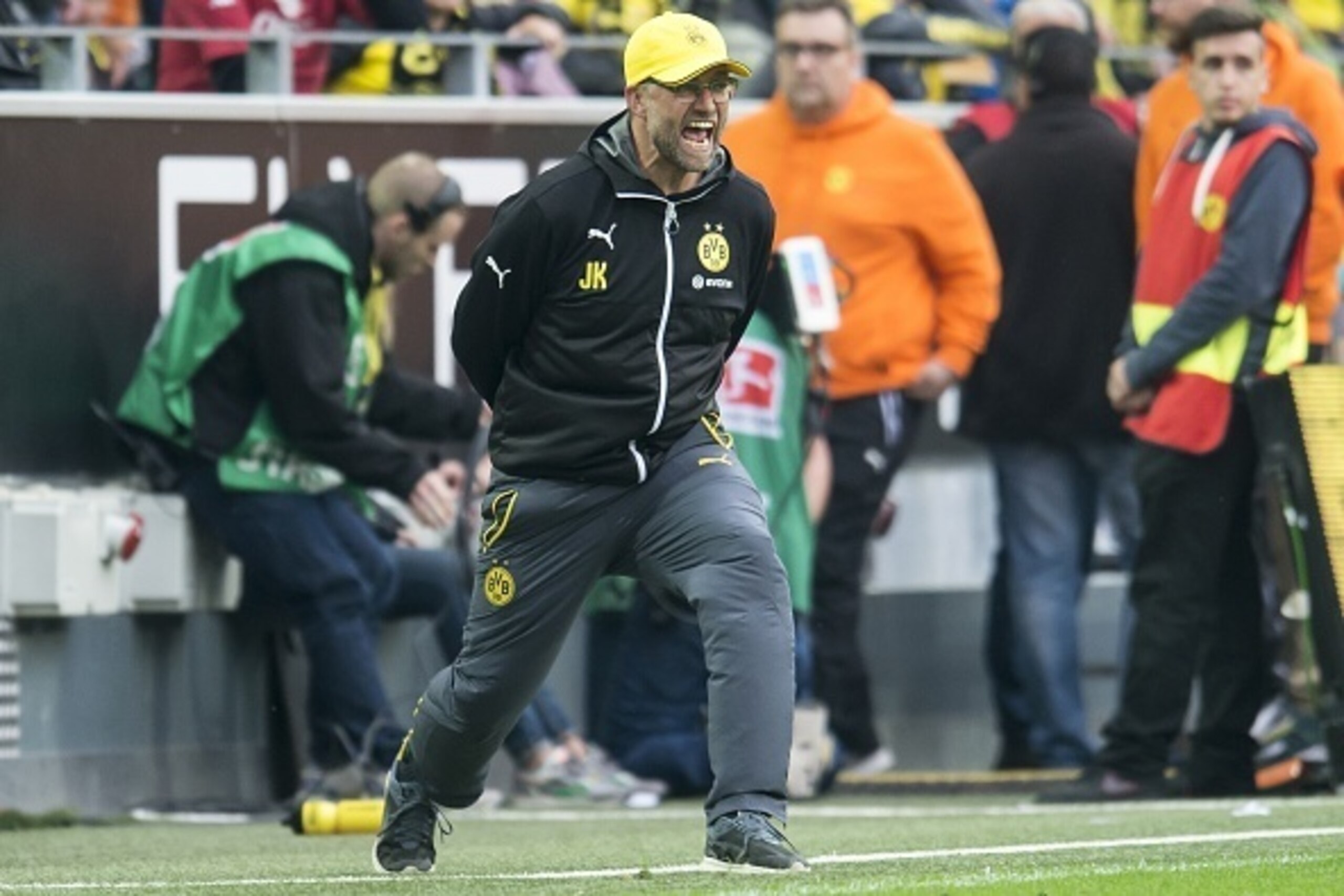 coach Jurgen Klopp of Borussia Dortmund during the Bundesliga match between Borussia Dortmund and Werder Bremen on May 23, 2015 at the Signal Iduna Park in Dortmund, Germany.(Photo by VI Images via Getty Images)