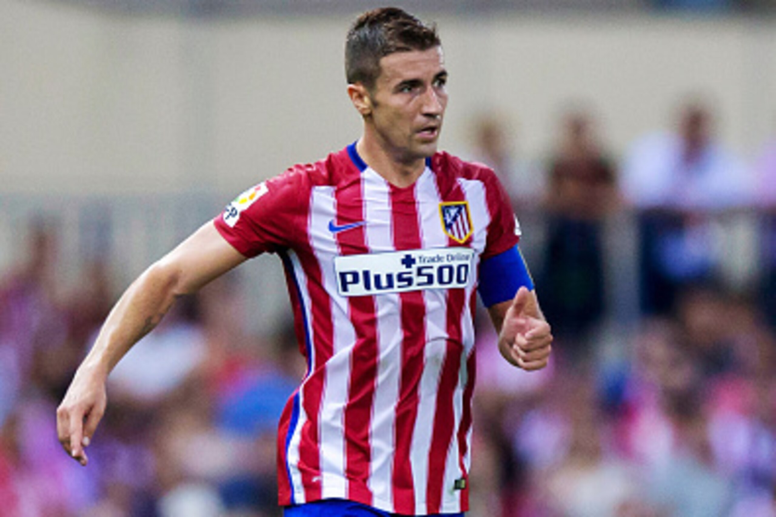 MADRID, SPAIN - AUGUST 22: Gabi Fernandez of Atletico de Madrid controls the ball during the La Liga match between Club Atletico de Madrid and UD Las Palmas at Vicente Calderon Stadium on August 22, 2015 in Madrid, Spain.  (Photo by Gonzalo Arroyo Moreno/