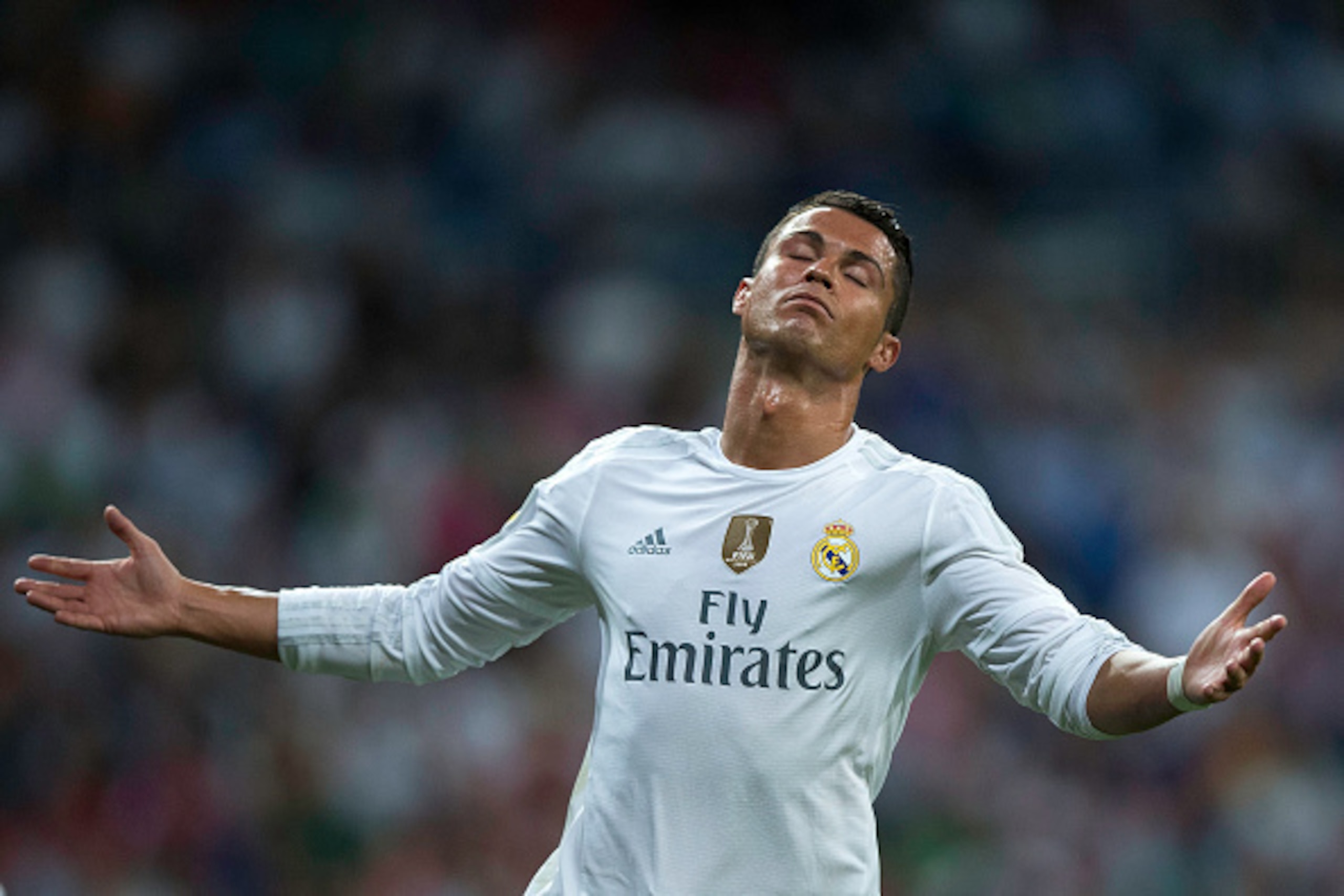 MADRID, SPAIN - AUGUST 29:  Cristiano Ronaldo of Real Madrid CF reacts as he fail to score during the La Liga match between Real Madrid CF and Real Betis Balompie at Estadio Santiago Bernabeu on August 29, 2015 in Madrid, Spain.  (Photo by Gonzalo Arroyo 