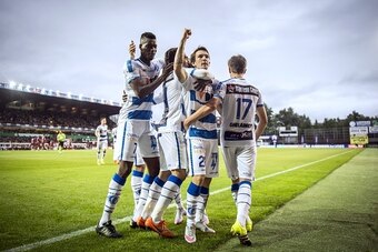 Gent's Benito Raman (2nd R) celebrates after scoring during the Belgian Jupiler Pro League football match between Zulte Waregem and KAA Gent in Waregem on September 12, 2015. AFP PHOTO / BELGA / JASPER JACOBS

--BELGIUM OUT--        (Photo credit should r