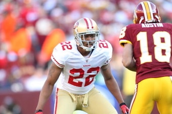 LANDOVER, MD - NOVEMBER 6: Carlos Rogers #22 of the San Francisco 49ers defends during the game against the Washington Redskins at FedEx Field on November 6, 2011 in Landover, Maryland. The 49ers defeated the Redskins 19-11. (Photo by Michael Zagaris/San 