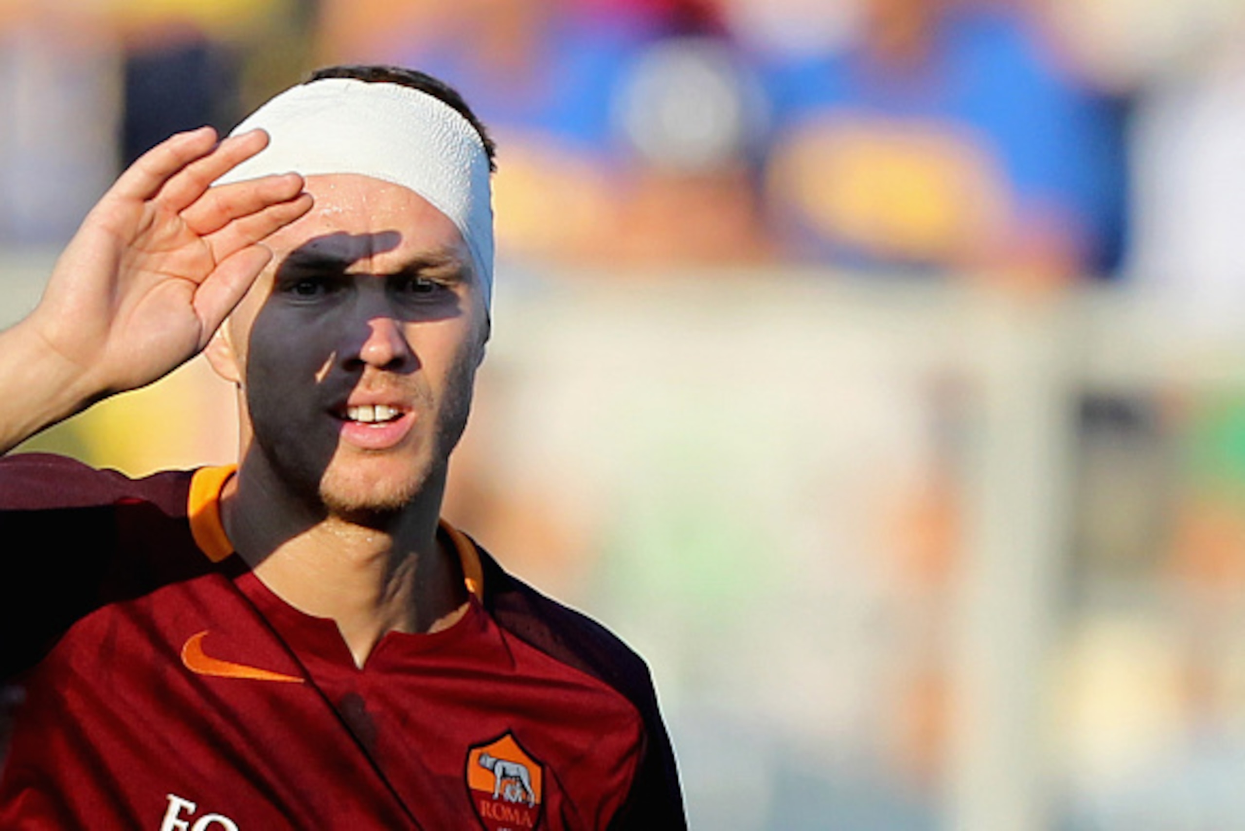 FROSINONE, ITALY - SEPTEMBER 12:  Edim Dzeko of AS Roma looks on during the Serie A match between Frosinone Calcio and AS Roma at Stadio Matusa on September 12, 2015 in Frosinone, Italy.  (Photo by Paolo Bruno/Getty Images)