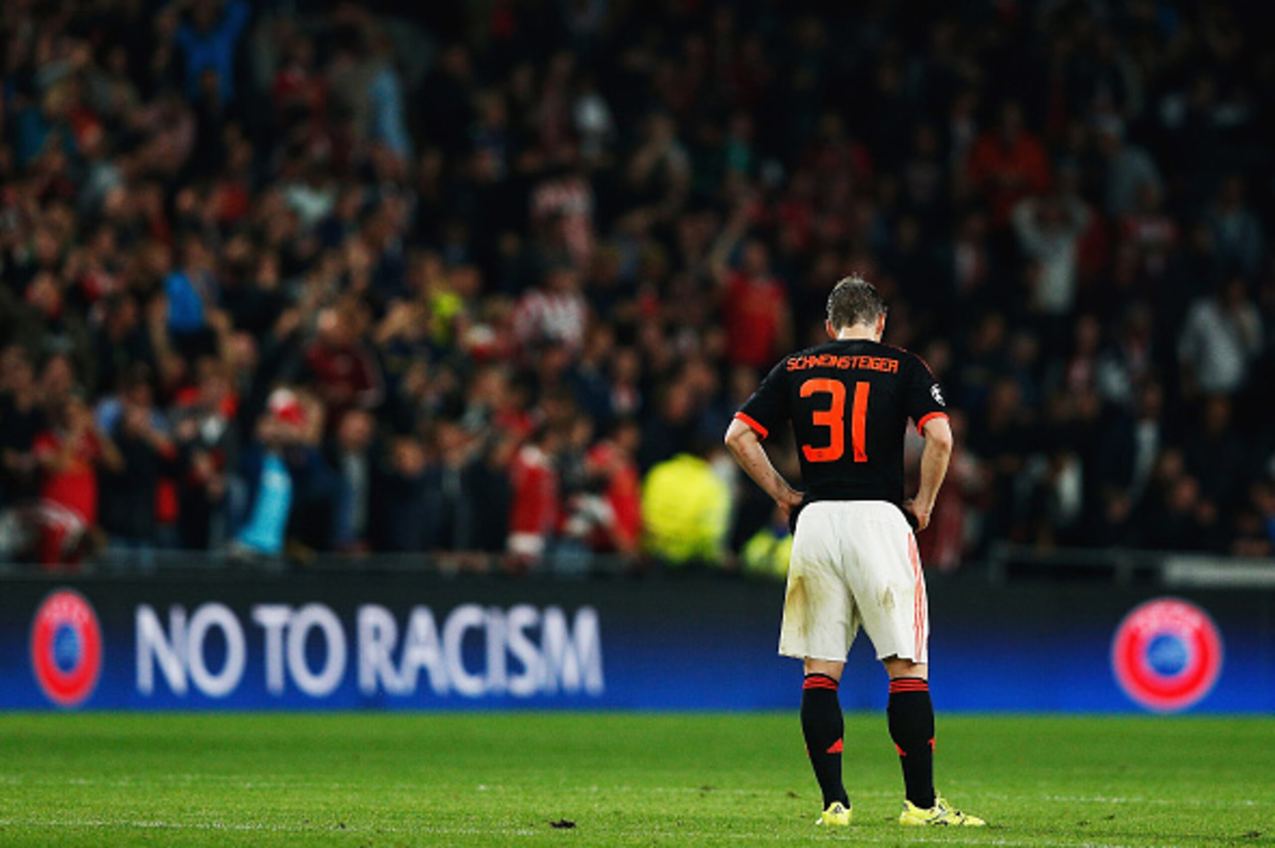 EINDHOVEN, NETHERLANDS - SEPTEMBER 15:  Bastian Schweinsteiger of Manchester United look dejected in defeat after the UEFA Champions League Group B match between PSV Eindhoven and Manchester United at PSV Stadion on September 15, 2015 in Eindhoven, Nether