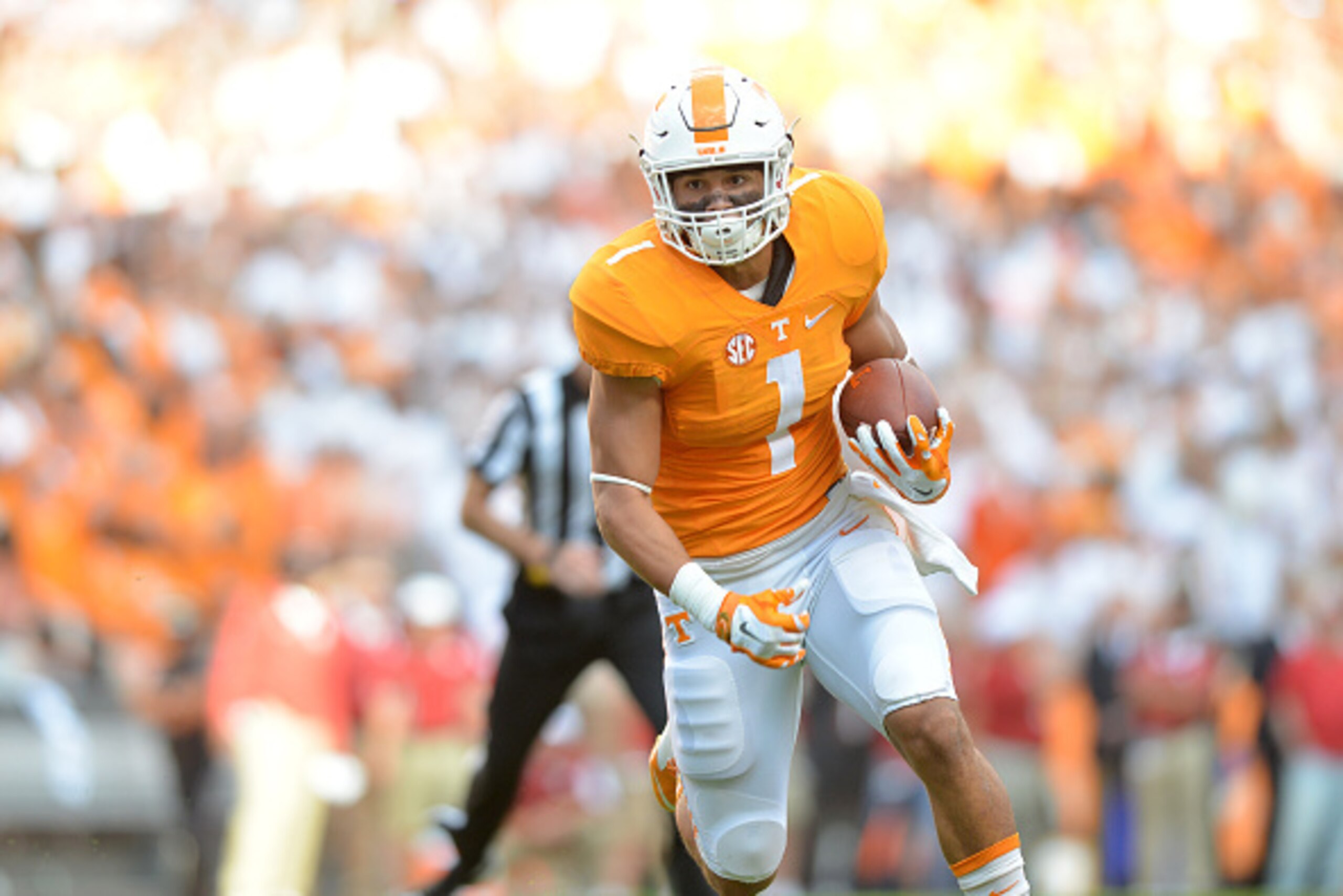 KNOXVILLE, TN - SEPTEMBER 12: Running back Jalen Hurd #1 of the Tennessee Volunteers runs for first half yardage during their game against the Oklahoma Sooners at Neyland Stadium on September 12, 2015 in Knoxville, Tennessee. (Photo by Jackson Laizure/Get