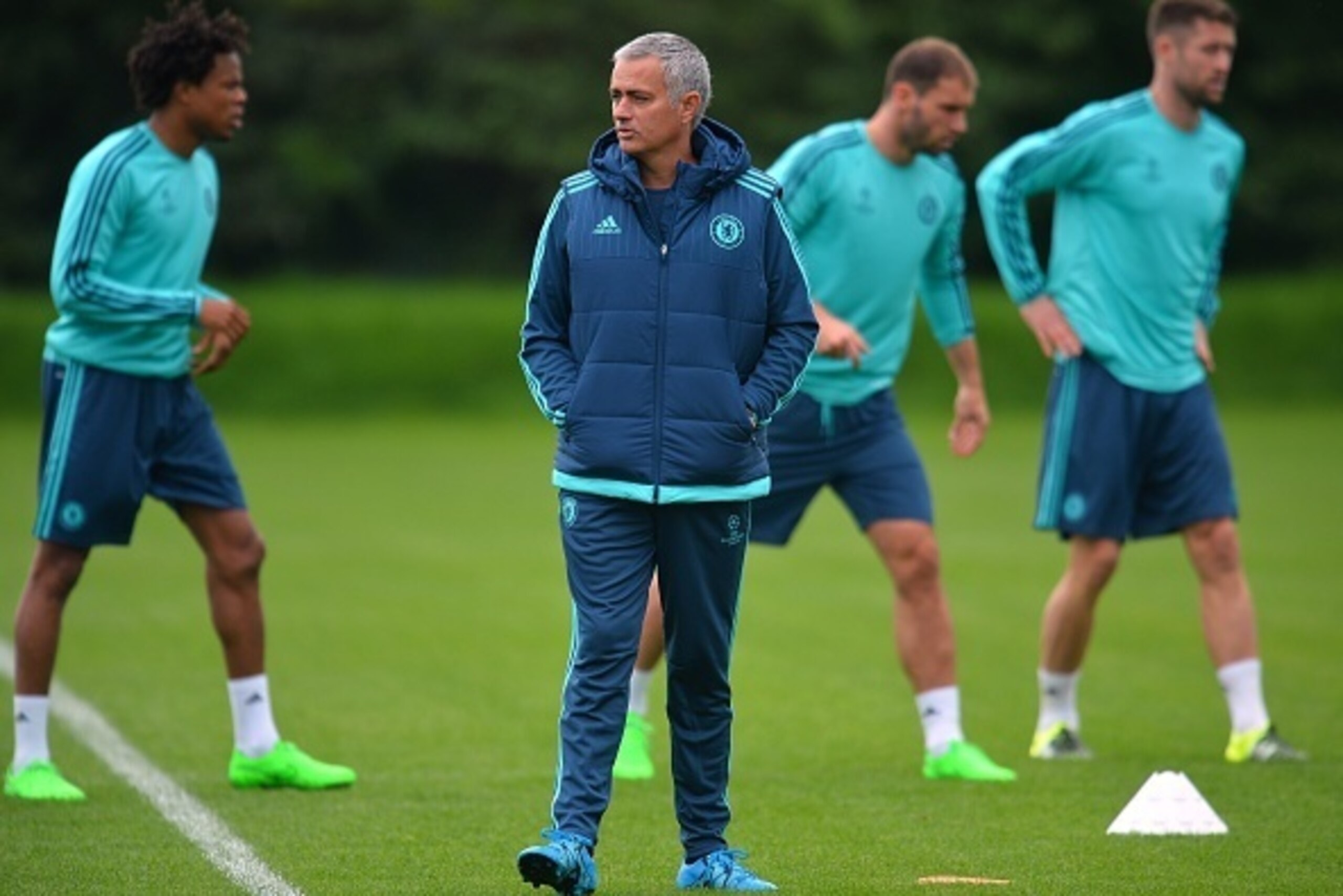 Chelsea's Portuguese manager Jose Mourinho takes part in a training session at Chelsea's training ground, in Stoke D'Abernon, near London, on September 15, 2015, ahead of the team's forthcoming UEFA Champions League group G football match against Maccabi 