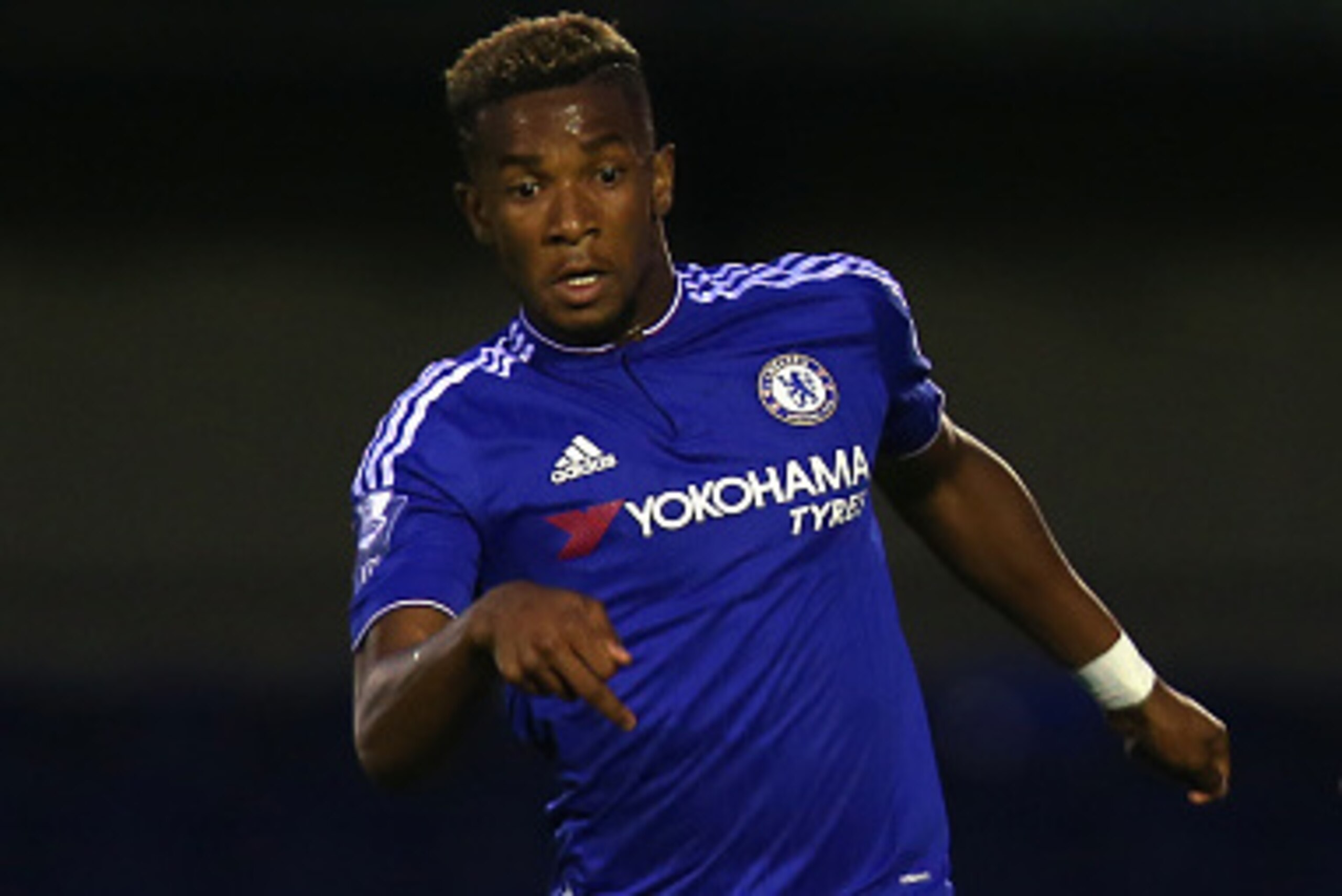 ALDERSHOT, ENGLAND - SEPTEMBER 11:  Kasey Palmer of Chelsea in action during the Premier League International Cup match between Chelsea U21 and Liverpool U21 on September 11, 2015 in Aldershot, England.  (Photo by Bryn Lennon/Getty Images)