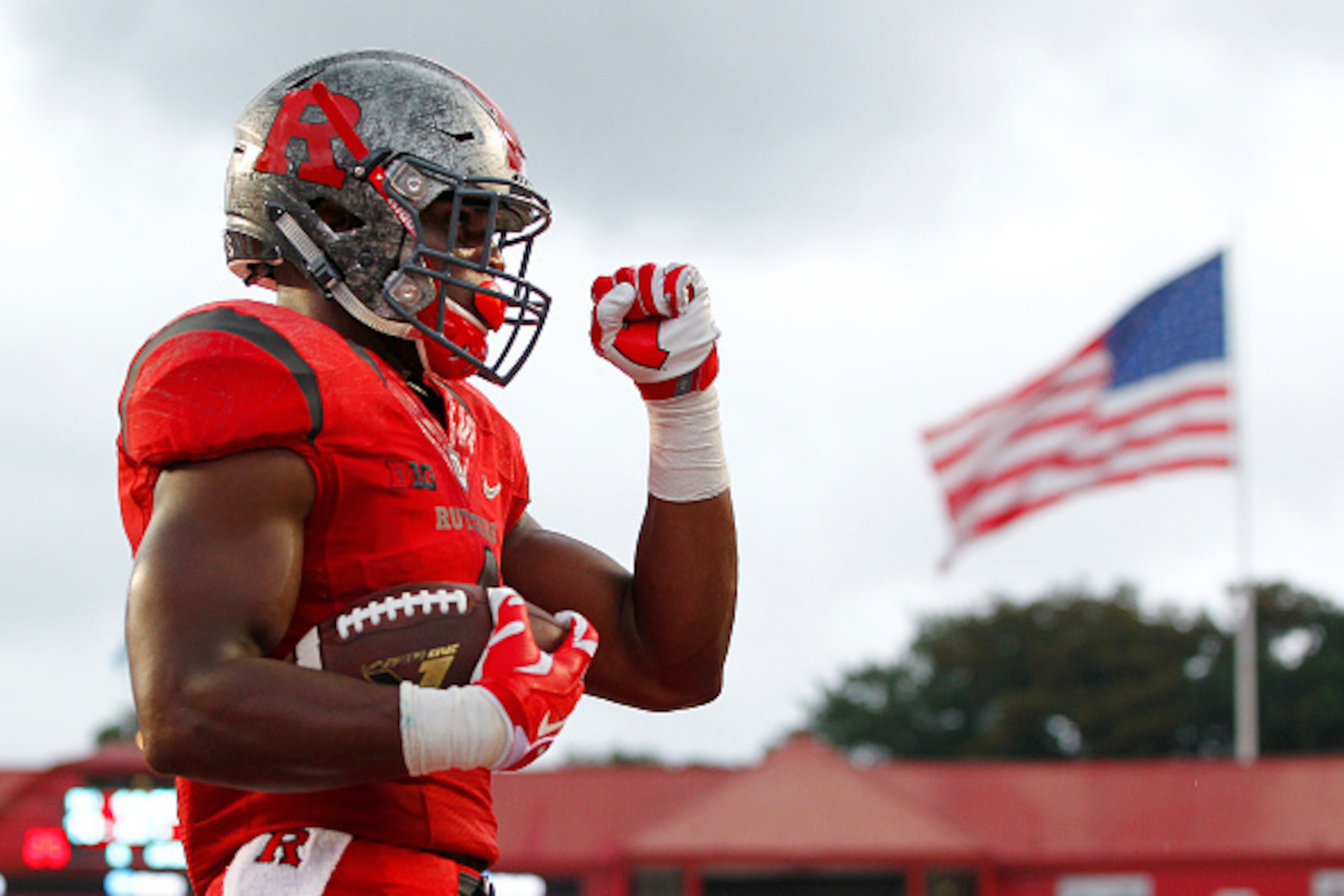 PISCATAWAY, NJ - SEPTEMBER 12: Leonte Carroo #4 of the Rutgers Scarlet Knights reacts after scoring a touchdown during a game against of the Washington State Cougars at High Point Solutions Stadium on September 12, 2015 in Piscataway, New Jersey. Washingt PISCATAWAY, NJ - SEPTEMBER 12: Leonte Carroo #4 of the Rutgers Scarlet Knights reacts after scoring a touchdown during a game against of the Washington State Cougars at High Point Solutions Stadium on September 12, 2015 in Piscataway, New Jersey. Washingt