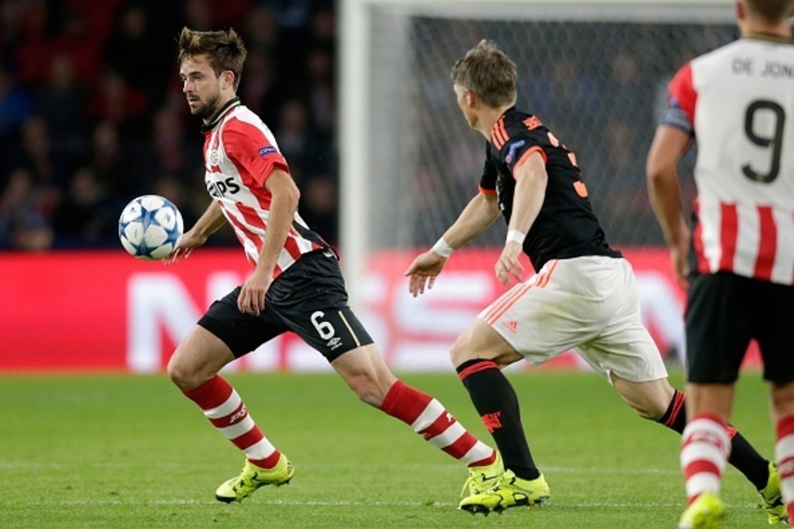 (L-R) Davy Propper of PSV Eindhoven, Bastian Schweinsteiger of Manchester United during the UEFA Champions League group B match between PSV Eindhoven and Manchester United on September 15, 2015 at the Philips stadium in Eindhoven, The Netherlands.(Photo b