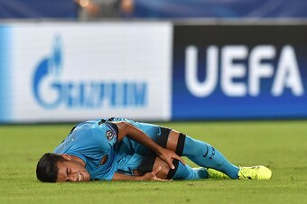 ROME, ITALY - SEPTEMBER 16:  Rafinha of FC Barcelona  after clashes with Radja Nainggolan of AS Roma during the UEFA Champions League Group E match between AS Roma and FC Barcelona, at Olimpico Stadium on September 16, 2015 in Rome, Italy.  (Photo by Gius