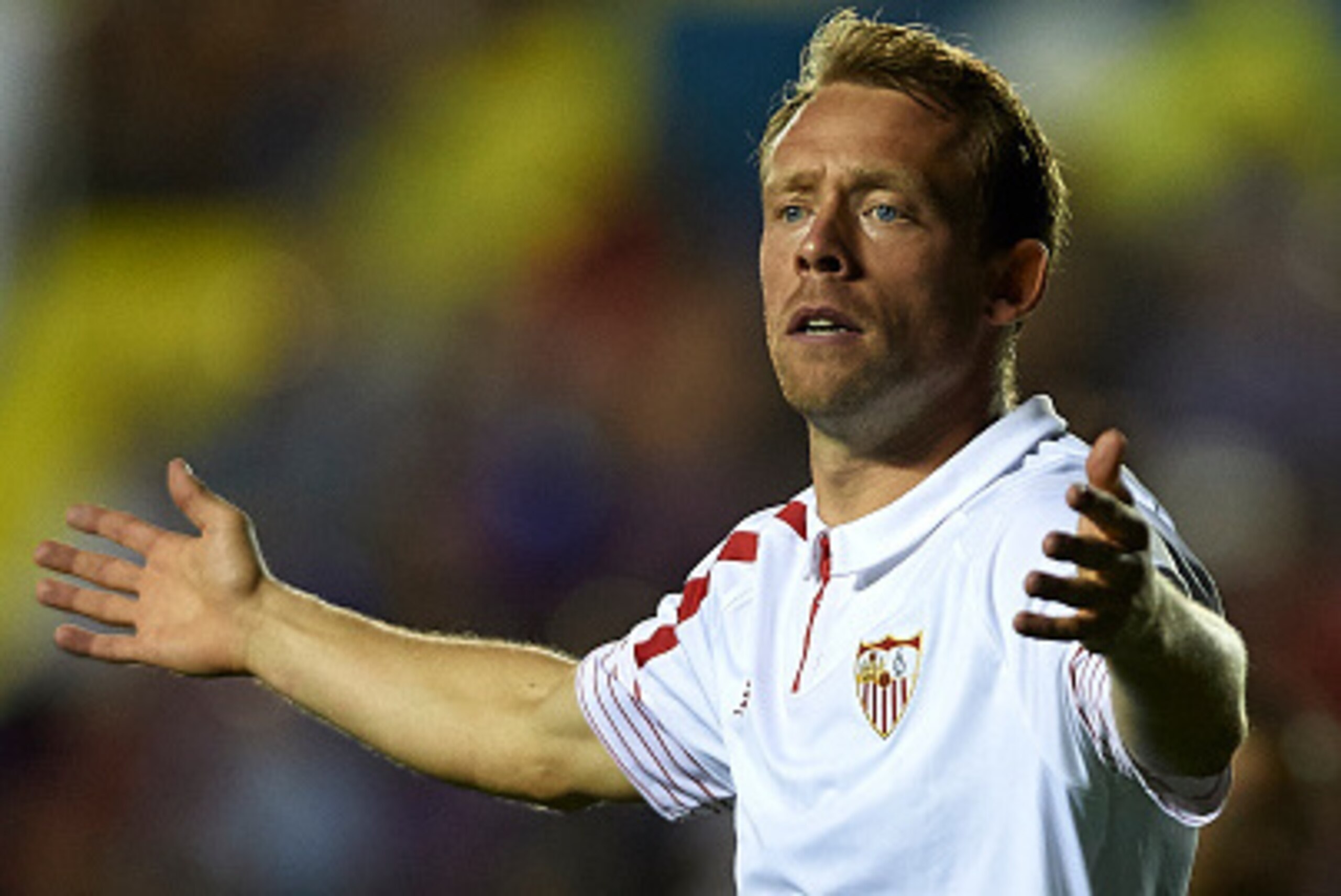VALENCIA, SPAIN - SEPTEMBER 11:  Michael Krohn-Dehli of Sevilla reacts during the La Liga match between Levante UD and Sevilla FC at Ciutat de Valencia Stadium on September 11, 2015 in Valencia, Spain.  (Photo by Manuel Queimadelos Alonso/Getty Images)