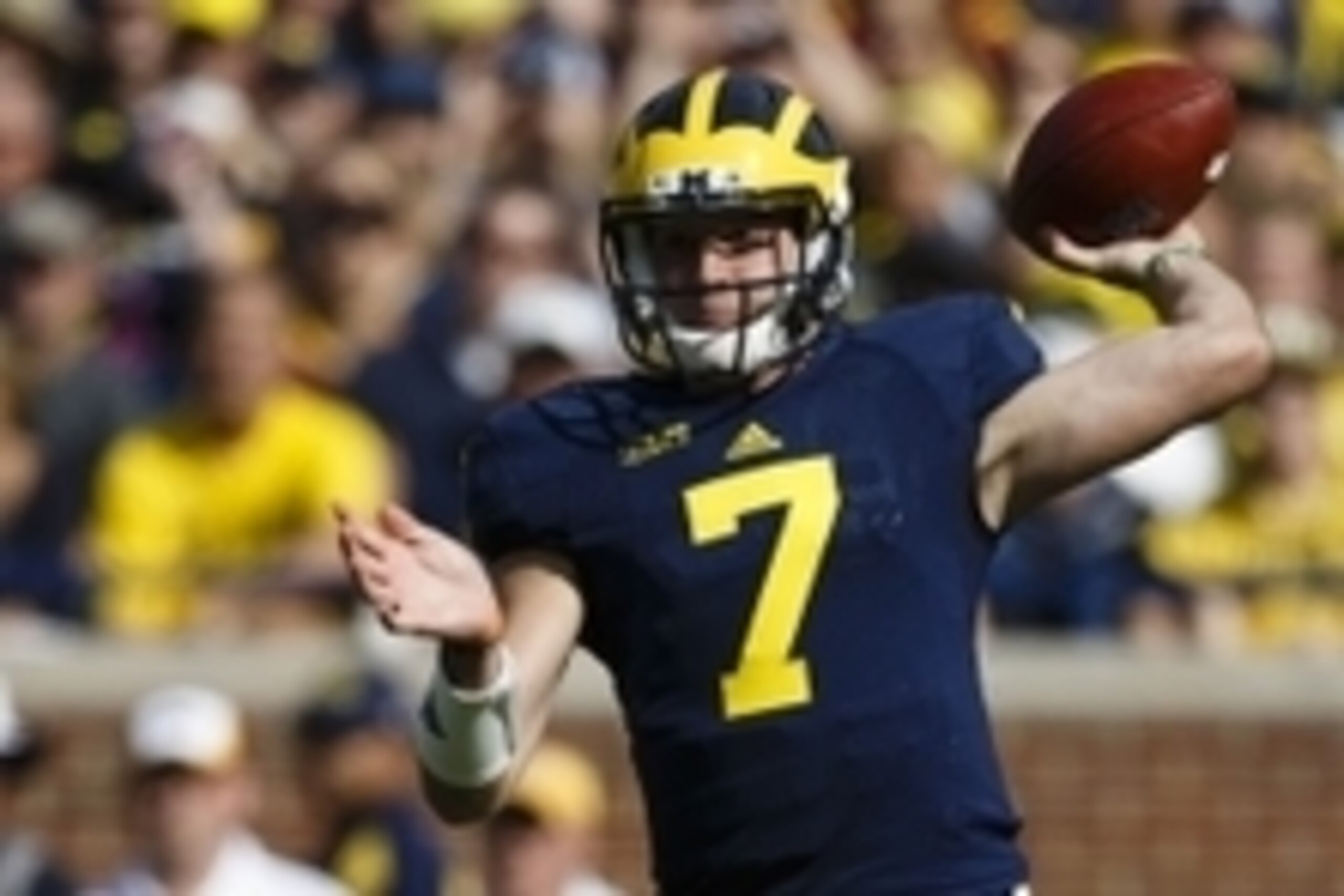 Sep 27, 2014; Ann Arbor, MI, USA; Michigan Wolverines quarterback Shane Morris (7) passes the ball in the first half against the Minnesota Golden Gophers at Michigan Stadium. Mandatory Credit: Rick Osentoski-USA TODAY Sports Sep 27, 2014; Ann Arbor, MI, USA; Michigan Wolverines quarterback Shane Morris (7) passes the ball in the first half against the Minnesota Golden Gophers at Michigan Stadium. Mandatory Credit: Rick Osentoski-USA TODAY Sports
