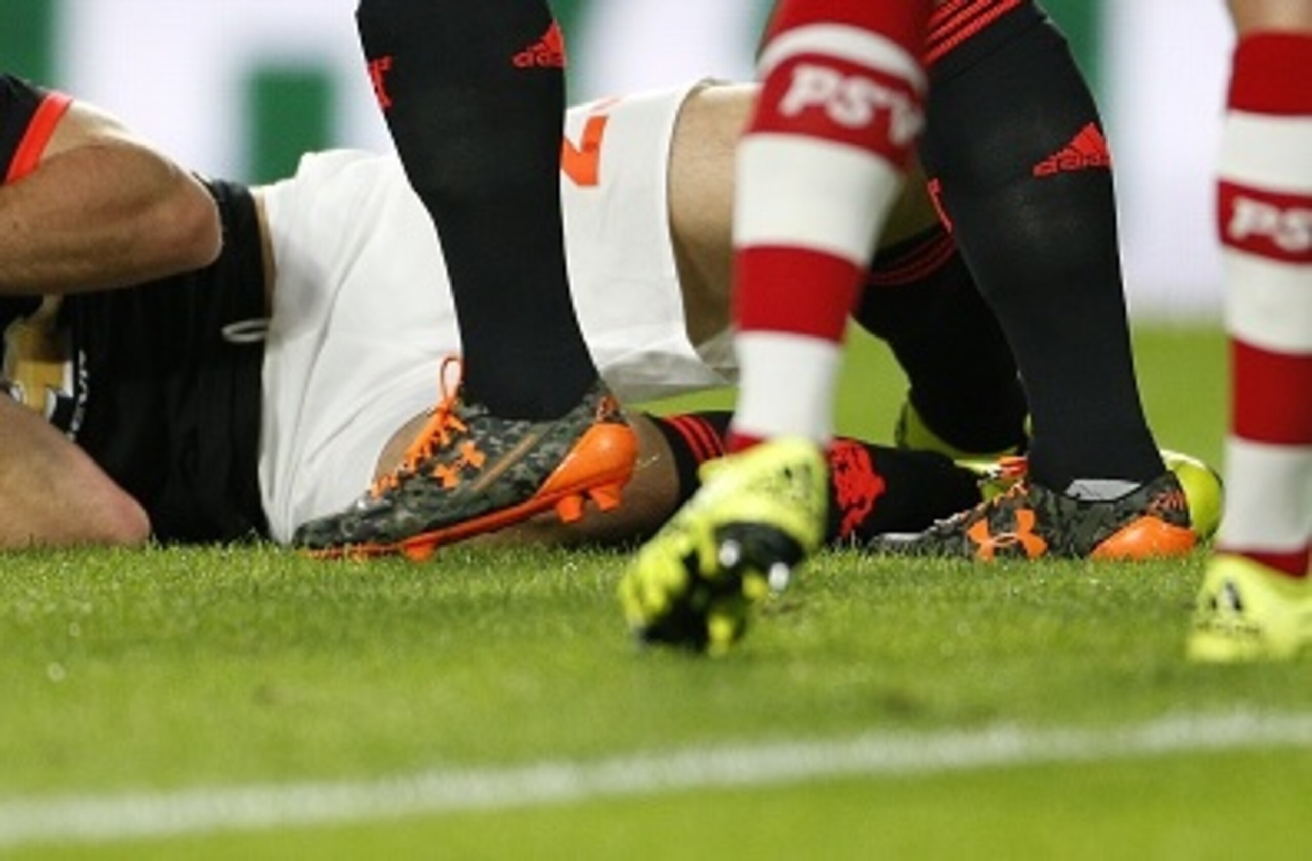 Luke Shaw of Manchester United FC during the UEFA Champions League group B match between PSV Eindhoven and Manchester United on September 15, 2015 at the Philips stadium in Eindhoven, The Netherlands.(Photo by VI Images via Getty Images)