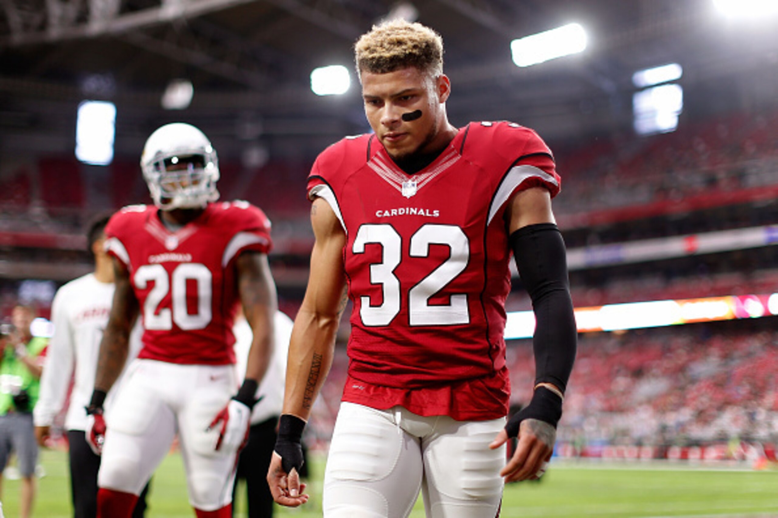 GLENDALE, AZ - SEPTEMBER 13: Free safety Tyrann Mathieu #32 of the Arizona Cardinals walks onto the field before during the NFL game at the University of Phoenix Stadium on September 13, 2015 in Glendale, Arizona.  (Photo by Christian Petersen/Getty Image