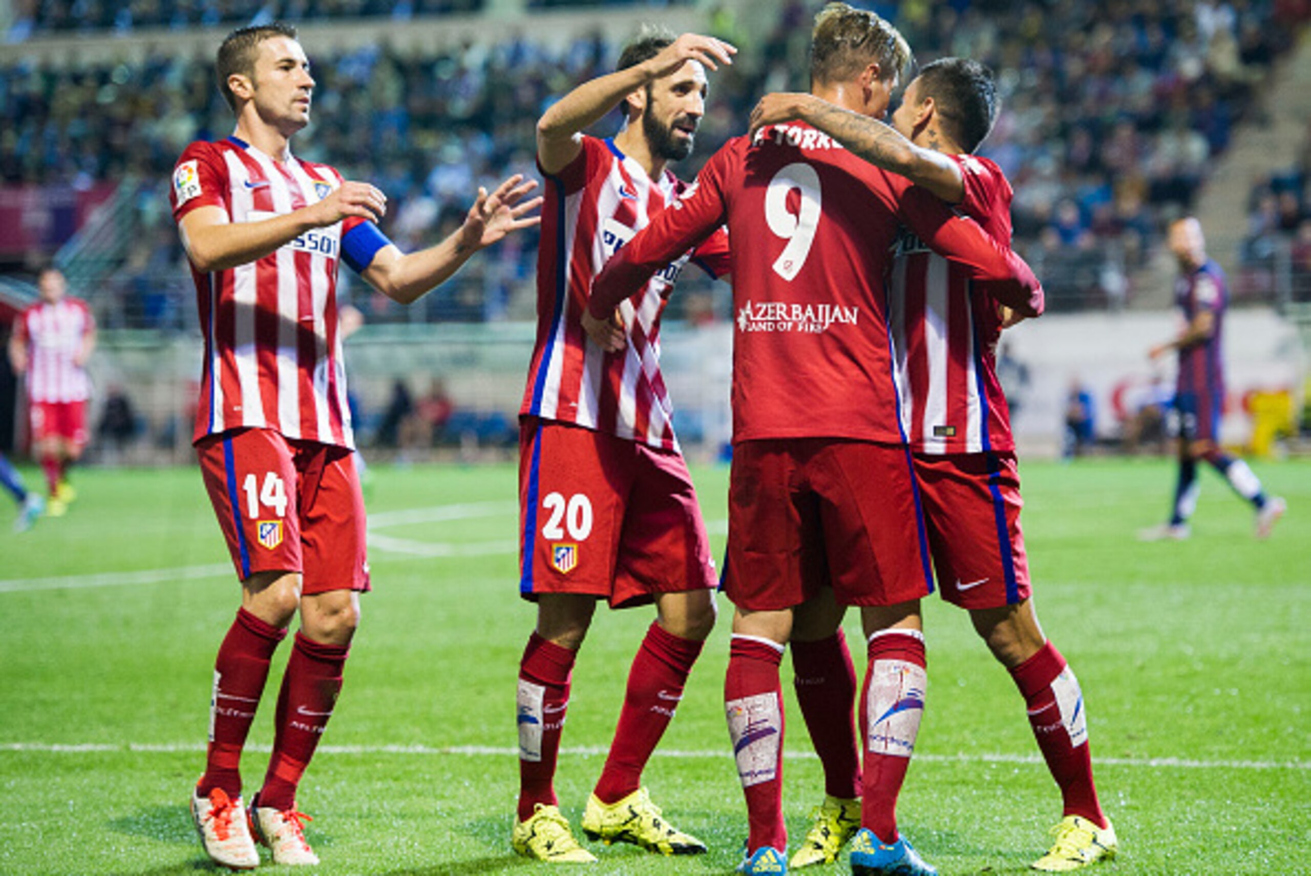 EIBAR, SPAIN - SEPTEMBER 19:  Fernando Torres of Atletico de Madrid celebrates after scoring during the La Liga match between SD Eibar andÊAtletico de MadridÊat Ipurua Municipal Stadium on September 19, 2015 in Eibar, Spain.  (Photo by Juan Manuel Serrano