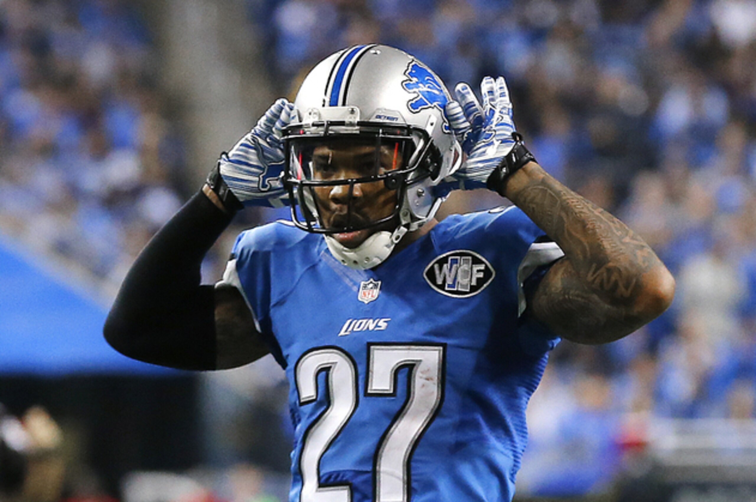 Safety Glover Quin intercepted Teddy Bridgewater during a Week 15 matchup in 2014.
