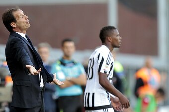 GENOA, ITALY - SEPTEMBER 20: Massimiliano Allegri manager of Juventus FC shouts instructions to his players during the Serie A match between Genoa CFC and Juventus FC at Stadio Luigi Ferraris on September 20, 2015 in Genoa, Italy.  (Photo by Gabriele Malt