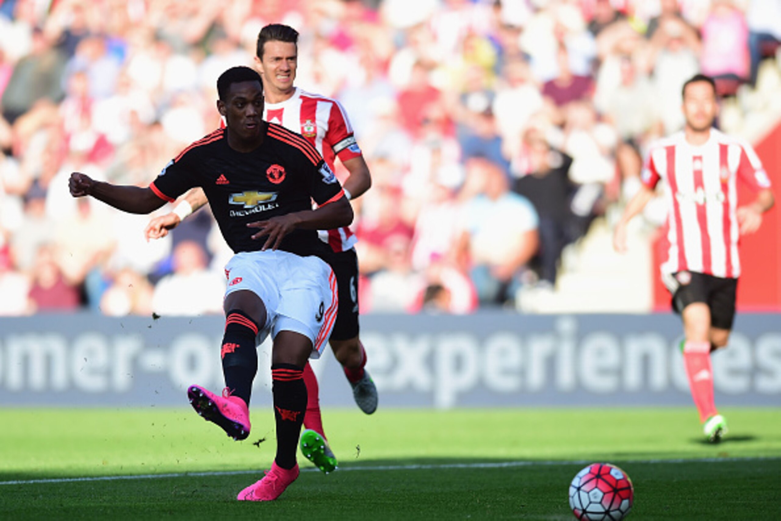 SOUTHAMPTON, ENGLAND - SEPTEMBER 20:  Anthony Martial of Manchester United scores his and his team's second goal during the Barclays Premier League match between Southampton and Manchester United at St Mary's Stadium on September 20, 2015 in Southampton, 