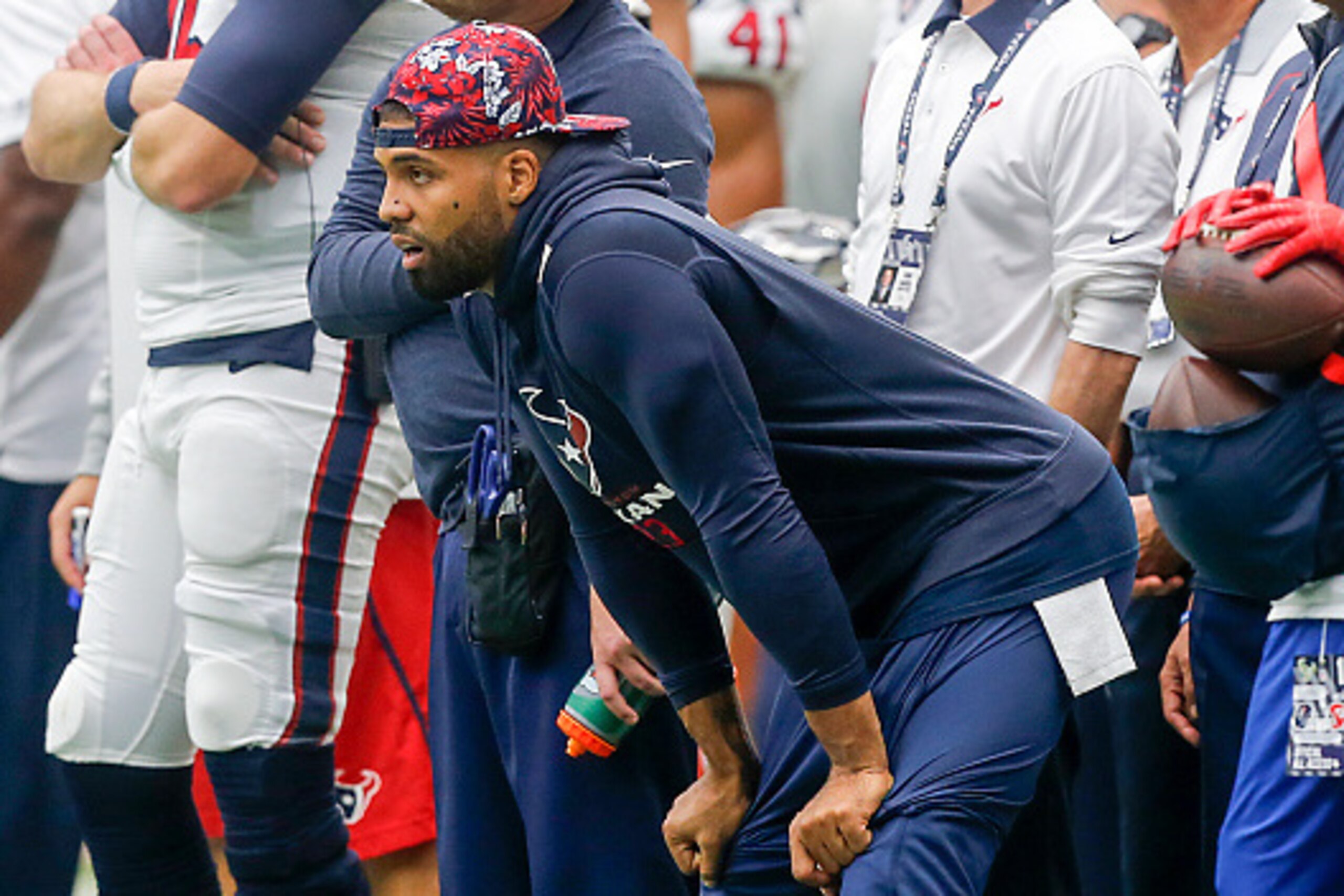 HOUSTON, TX - SEPTEMBER 13:  Arian Foster #23 of the Houston Texans looks on from the sidelines at NRG Stadium on September 13, 2015 in Houston, Texas. Foster recently had groin surgery.  (Photo by Bob Levey/Getty Images)