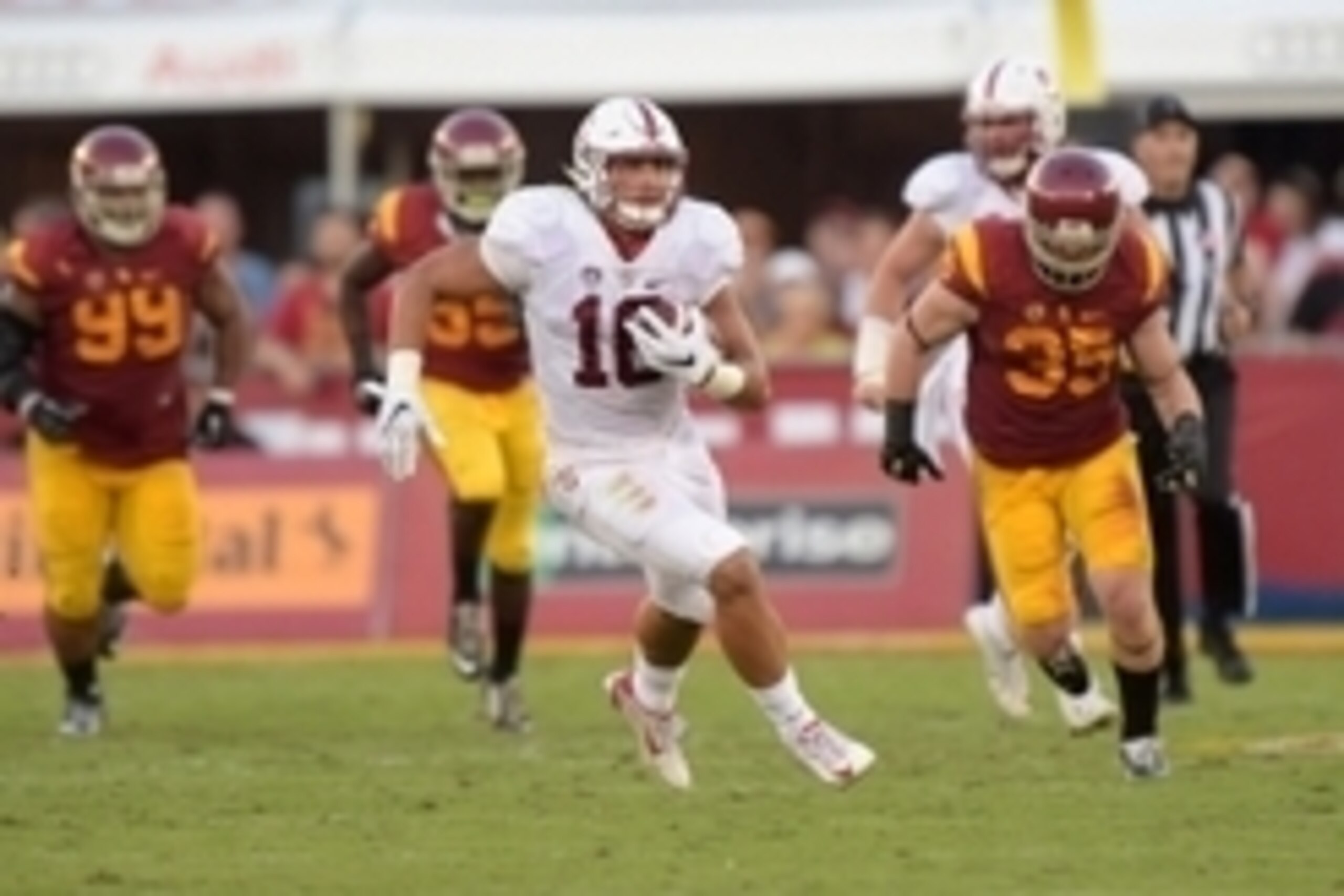 Sep 19, 2015; Los Angeles, CA, USA; Stanford Cardinal tight end Austin Hooper (18) carries the ball on a 24-yard reception in the second quarter against the Southern California Trojans at Los Angeles Memorial Coliseum. Mandatory Credit: Kirby Lee-USA TODA Sep 19, 2015; Los Angeles, CA, USA; Stanford Cardinal tight end Austin Hooper (18) carries the ball on a 24-yard reception in the second quarter against the Southern California Trojans at Los Angeles Memorial Coliseum. Mandatory Credit: Kirby Lee-USA TODA