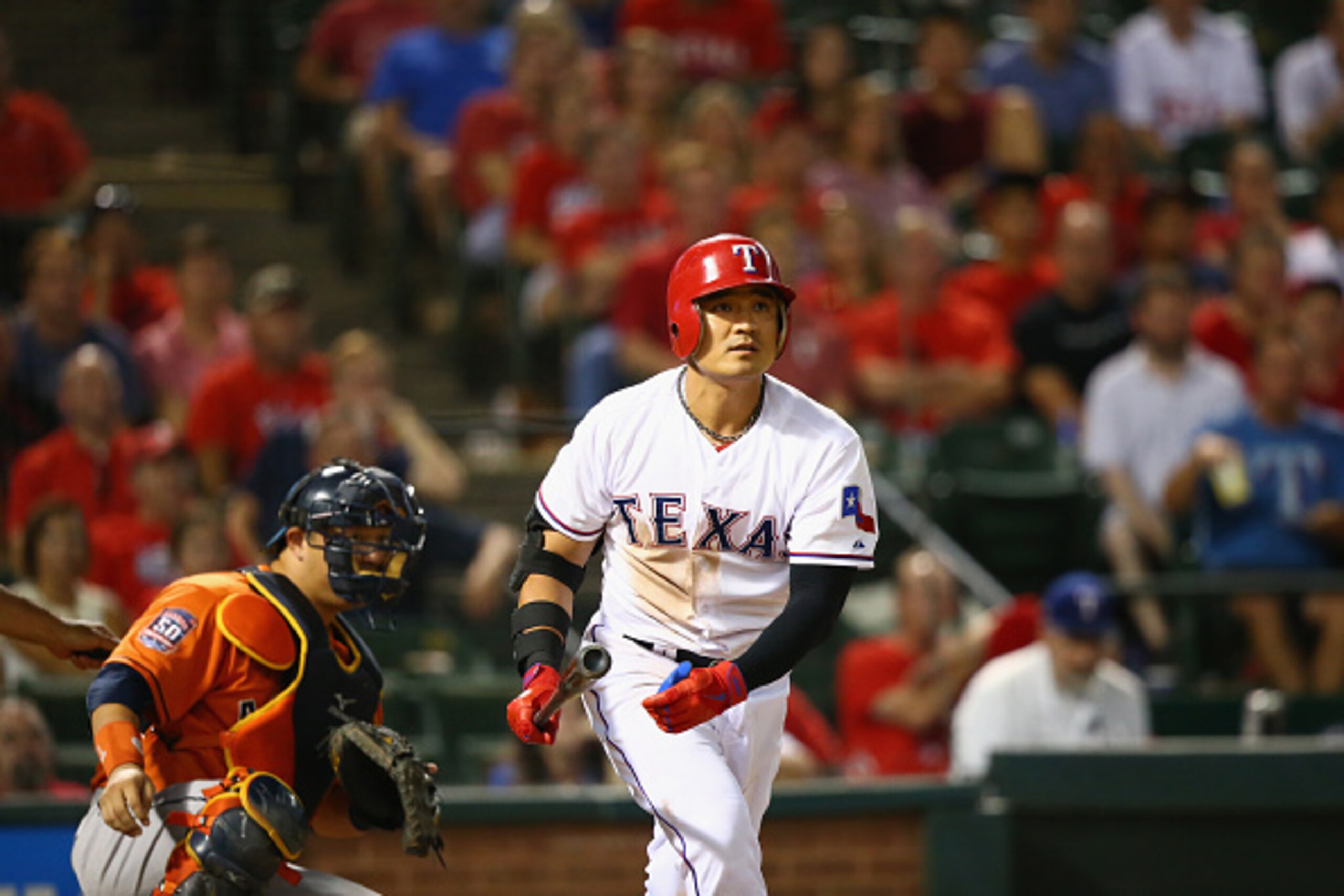 ARLINGTON, TX - SEPTEMBER 15:  Shin-Soo Choo #17 of the Texas Rangers at Globe Life Park in Arlington on September 15, 2015 in Arlington, Texas.  (Photo by Ronald Martinez/Getty Images)