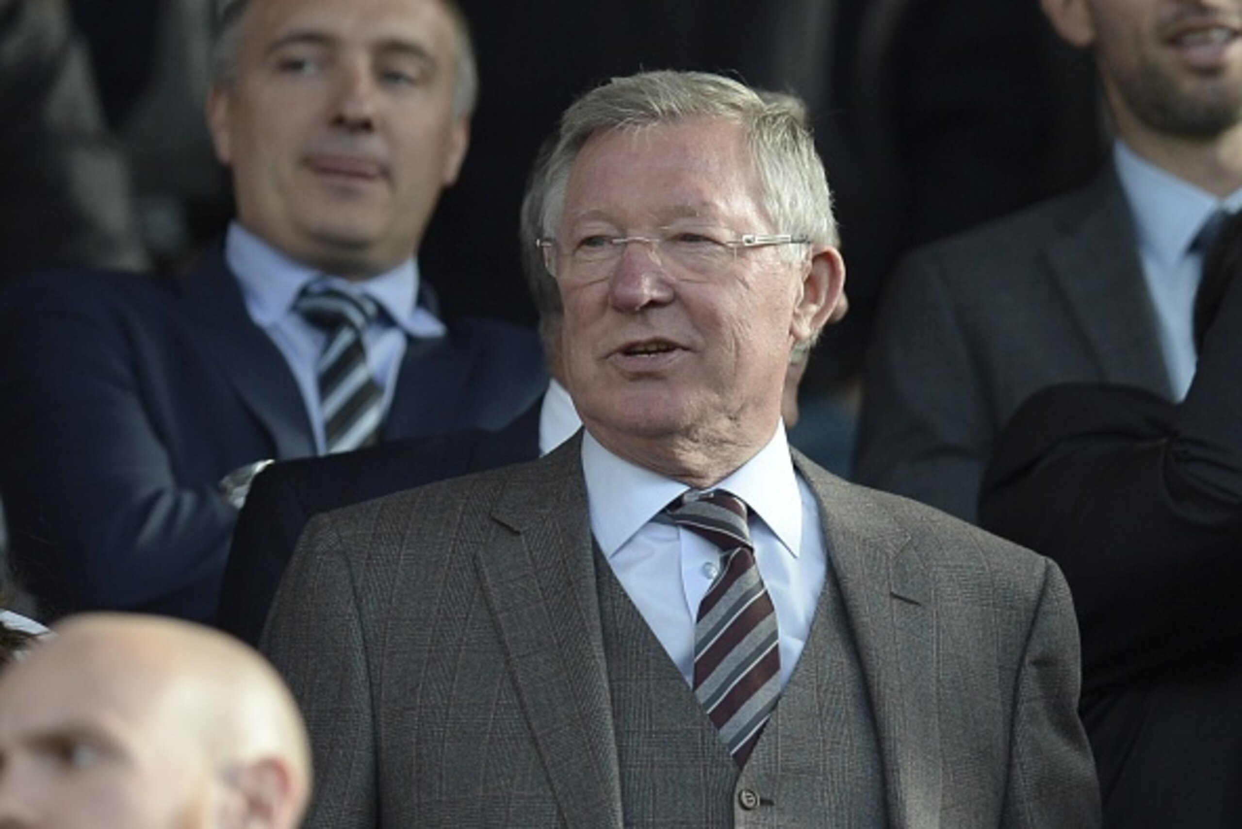 Manchester United's former Scottish manager Alex Ferguson arrives to watch the English Premier League football match between Manchester United and Liverpool at Old Trafford in Manchester, north west England, on September 12, 2015. AFP PHOTO / OLI SCARFF

