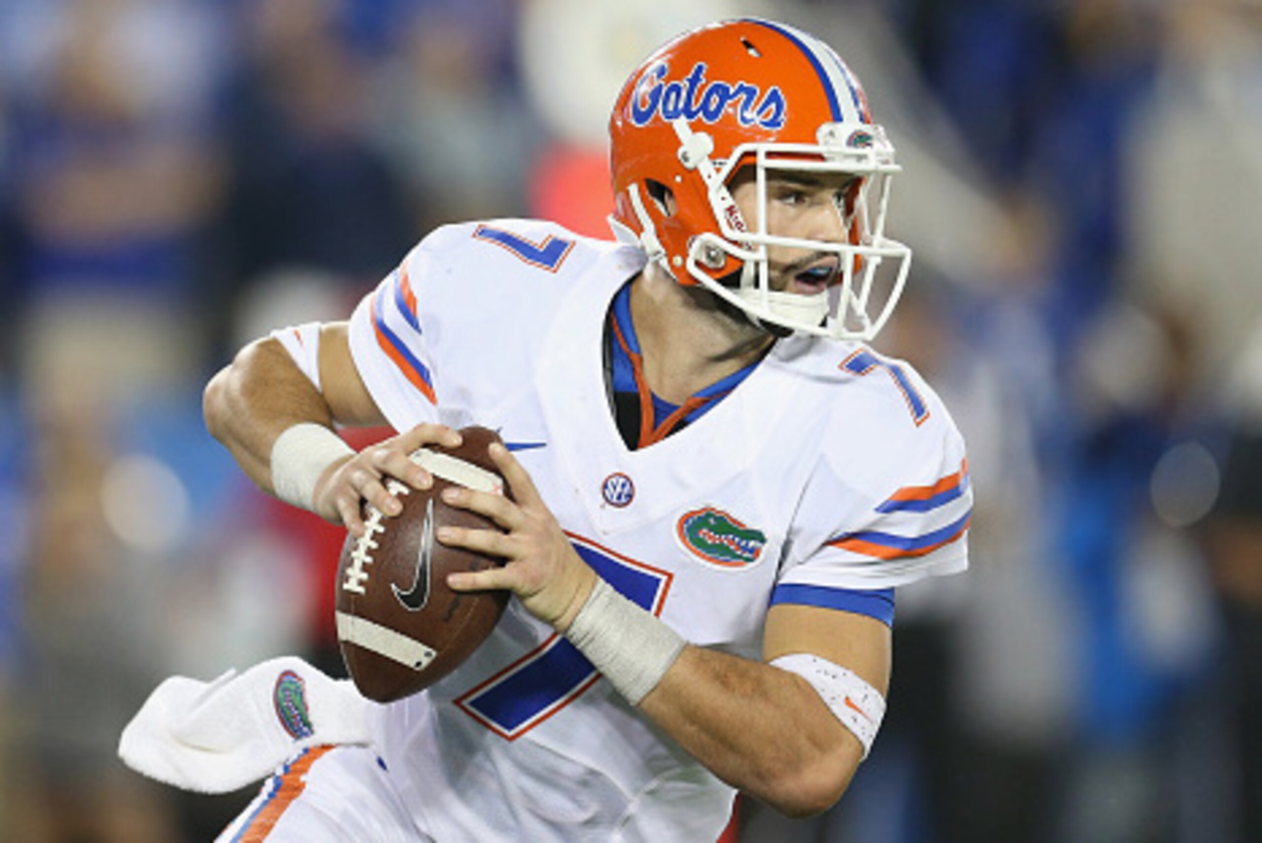 LEXINGTON, KY - SEPTEMBER 19:  Will Grier #7 of the Florida Gators looks to pass the ball against the Kentucky Wildcats at Commonwealth Stadium on September 19, 2015 in Lexington, Kentucky.  (Photo by Andy Lyons/Getty Images)