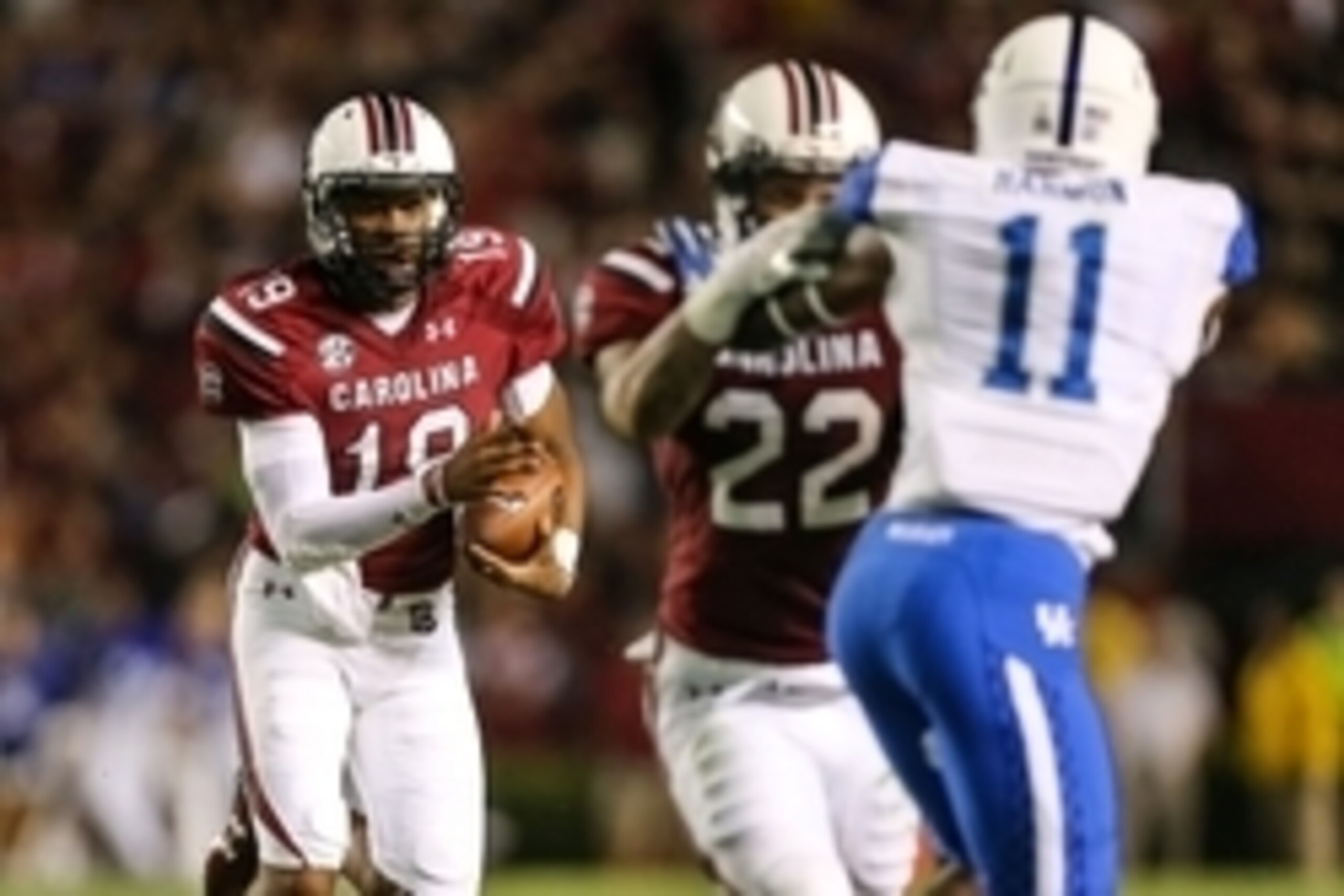 Sep 12, 2015; Columbia, SC, USA; South Carolina Gamecocks quarterback Lorenzo Nunez (19) runs the ball following a block by running back Brandon Wilds (22) during the second half at Williams-Brice Stadium. Kentucky wins 26-22 over South Carolina. Mandator Sep 12, 2015; Columbia, SC, USA; South Carolina Gamecocks quarterback Lorenzo Nunez (19) runs the ball following a block by running back Brandon Wilds (22) during the second half at Williams-Brice Stadium. Kentucky wins 26-22 over South Carolina. Mandator