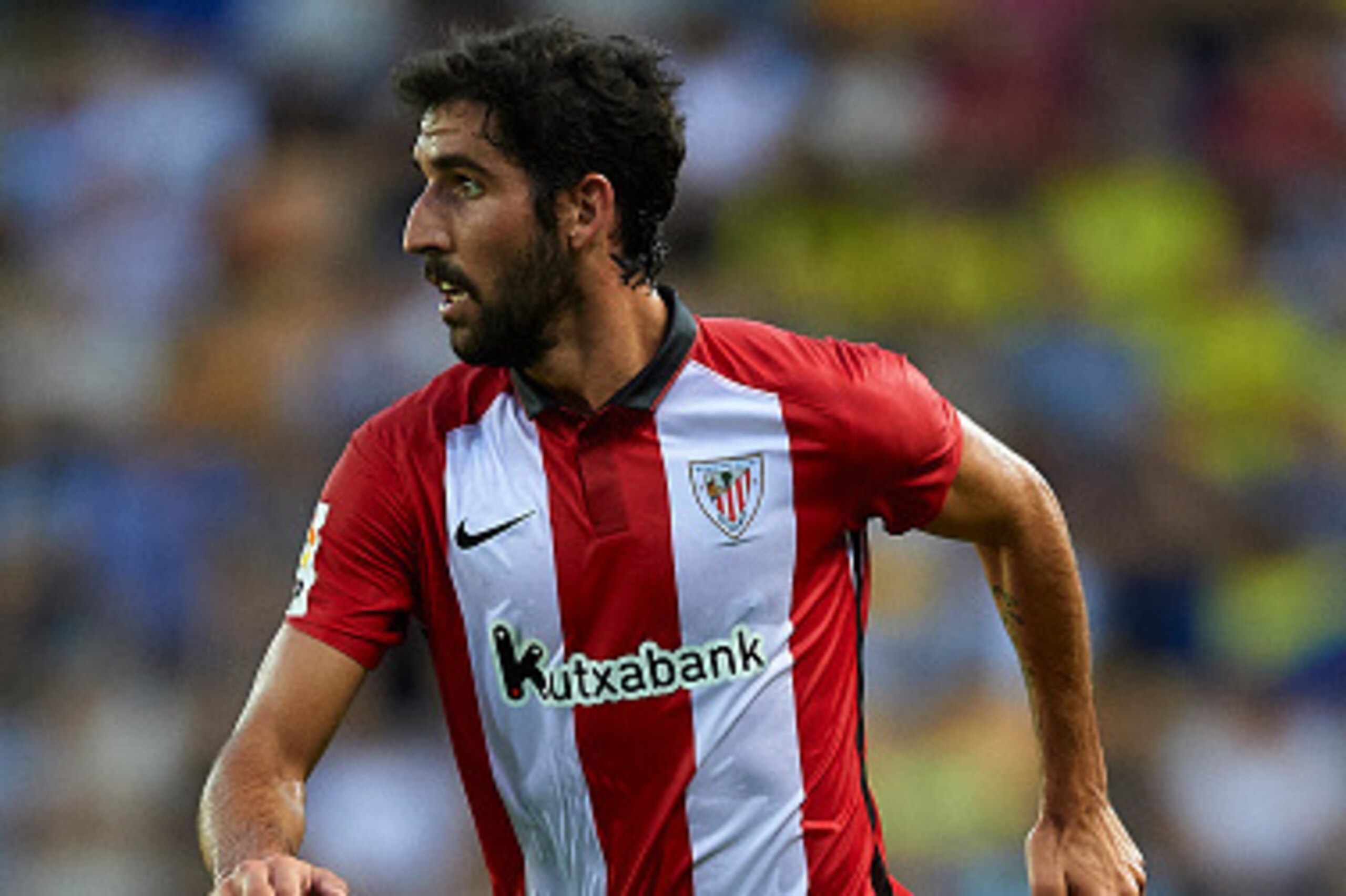 VILLARREAL, SPAIN - SEPTEMBER 20:  Raul Garcia of Athletic Club runs with the ball during the La Liga match between Villarreal CF and Athletic Club de Bilbao at El Madrigal Stadium on September 20, 2015 in Villarreal, Spain.  (Photo by Manuel Queimadelos 