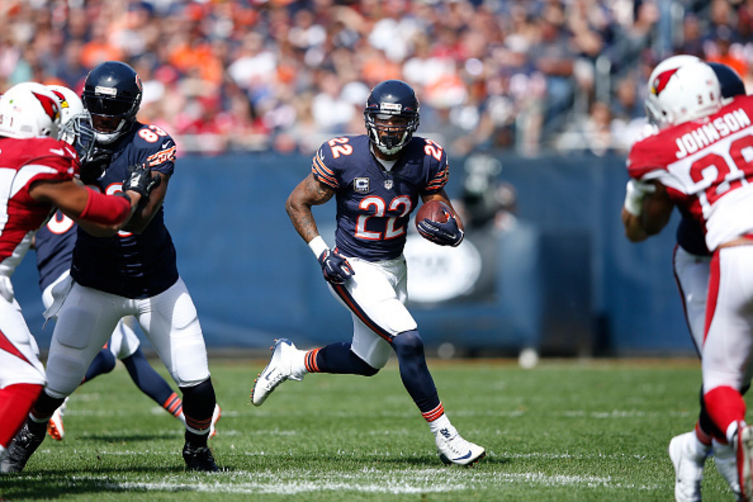 CHICAGO, IL - SEPTEMBER 20: Matt Forte #22 of the Chicago Bears runs the ball against the Arizona Cardinals during the game at Soldier Field on September 20, 2015 in Chicago, Illinois. The Cardinals defeated the Bears 48-23. (Photo by Joe Robbins/Getty Im