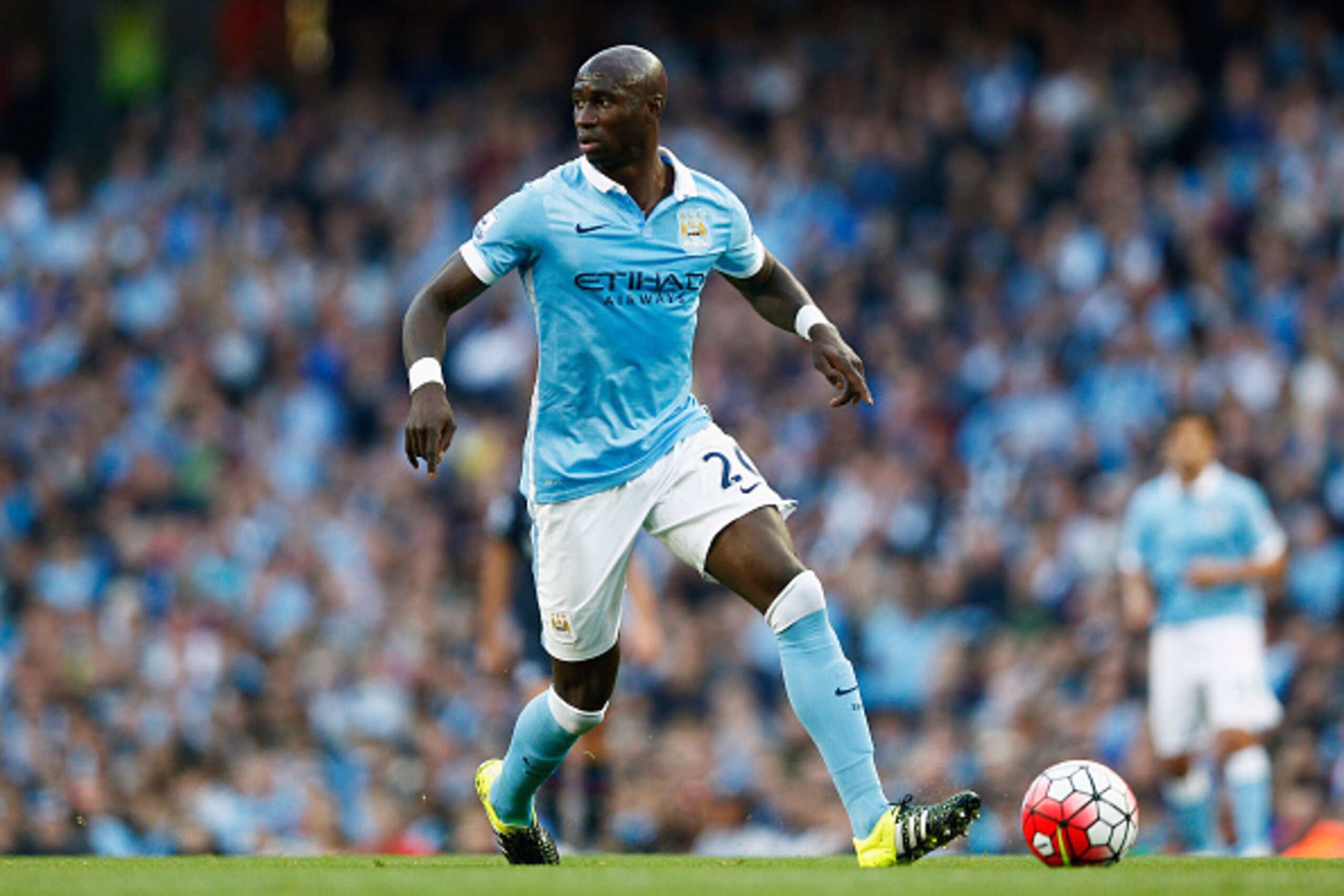 MANCHESTER, ENGLAND - SEPTEMBER 19:  Eliaquim Mangala of Manchester City runs with the ball during the Barclays Premier League match between Manchester City and West Ham United at Etihad Stadium on September 19, 2015 in Manchester, United Kingdom.  (Photo