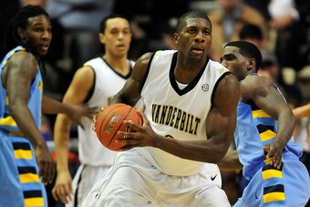 NASHVILLE, TN - DECEMBER 29:  Festus Ezeli #3 of the Vanderbilt Commodores handles the ball against the Marquette Golden Eagles at Memorial Gym on December 29, 2010 in Nashville, Tennessee. Vanderbilt defeated Marquette 77-76.  (Photo by Grant Halverson/G