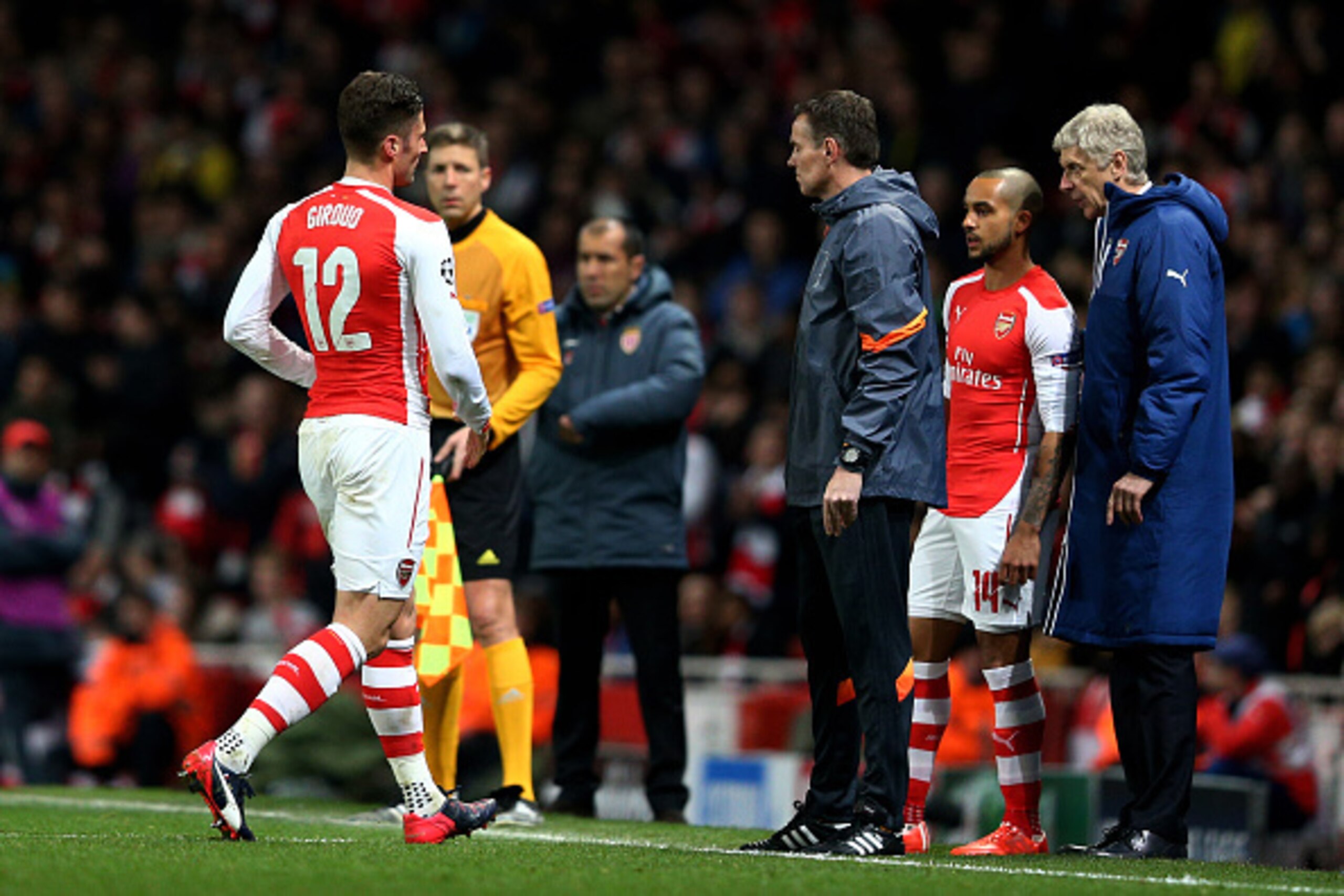 LONDON, ENGLAND - FEBRUARY 25:  Theo Walcott of Arsenal comes on as a second half substitute for Olivier Giroud of Arsenal  uring the UEFA Champions League round of 16, first leg match between Arsenal and Monaco at The Emirates Stadium on February 25, 201