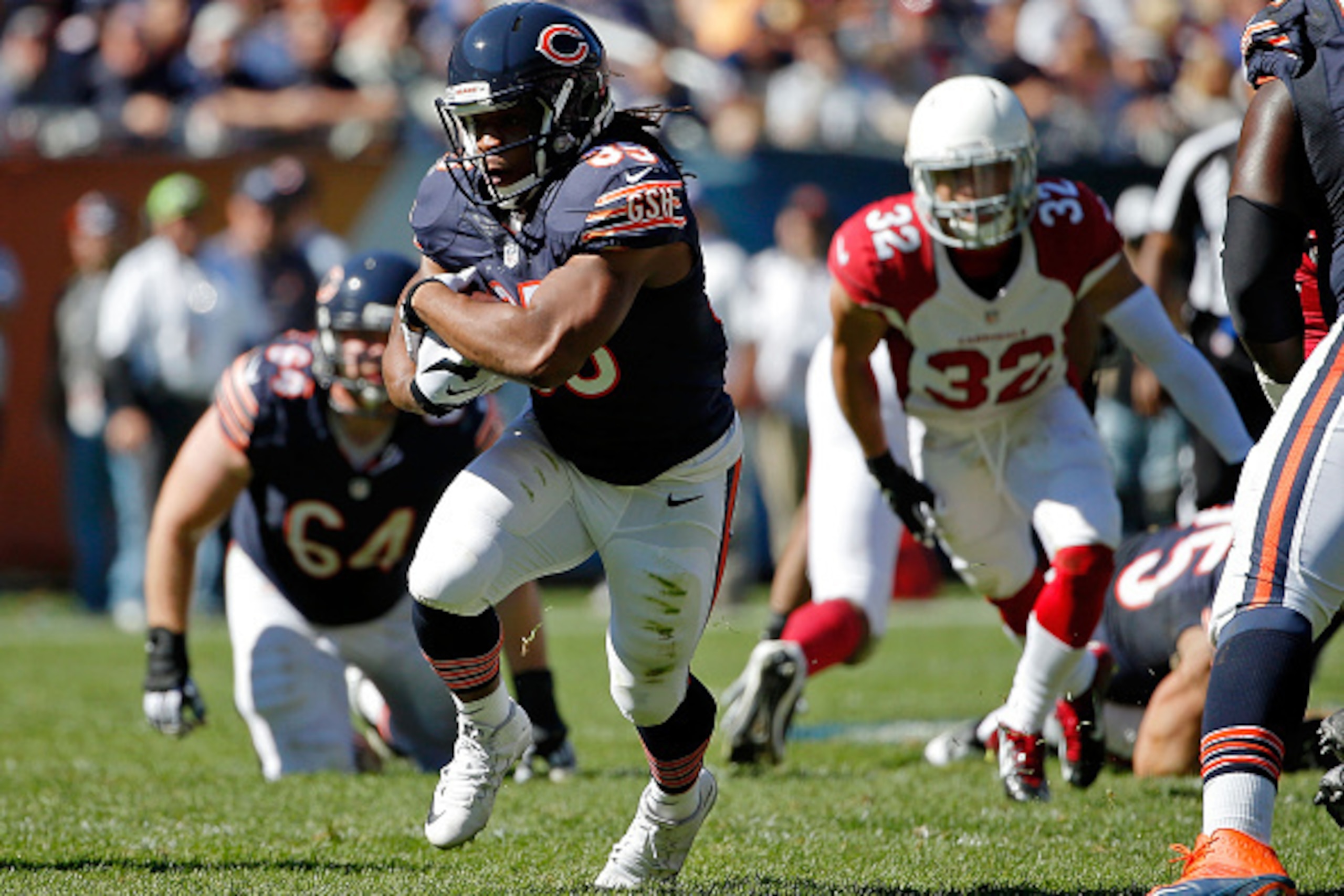 CHICAGO, IL - SEPTEMBER 20: Jacquizz Rodgers #35 of the Chicago Bears runs against the Arizona Cardinals during the third quarter at Soldier Field on September 20, 2015 in Chicago, Illinois.  (Photo by Jon Durr/Getty Images)