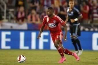Sep 12, 2015; Dallas, TX, USA; FC Dallas midfielder Fabian Castillo (11) controls the ball against New York City FC at Toyota Stadium. Mandatory Credit: Matthew Emmons-USA TODAY Sports Sep 12, 2015; Dallas, TX, USA; FC Dallas midfielder Fabian Castillo (11) controls the ball against New York City FC at Toyota Stadium. Mandatory Credit: Matthew Emmons-USA TODAY Sports