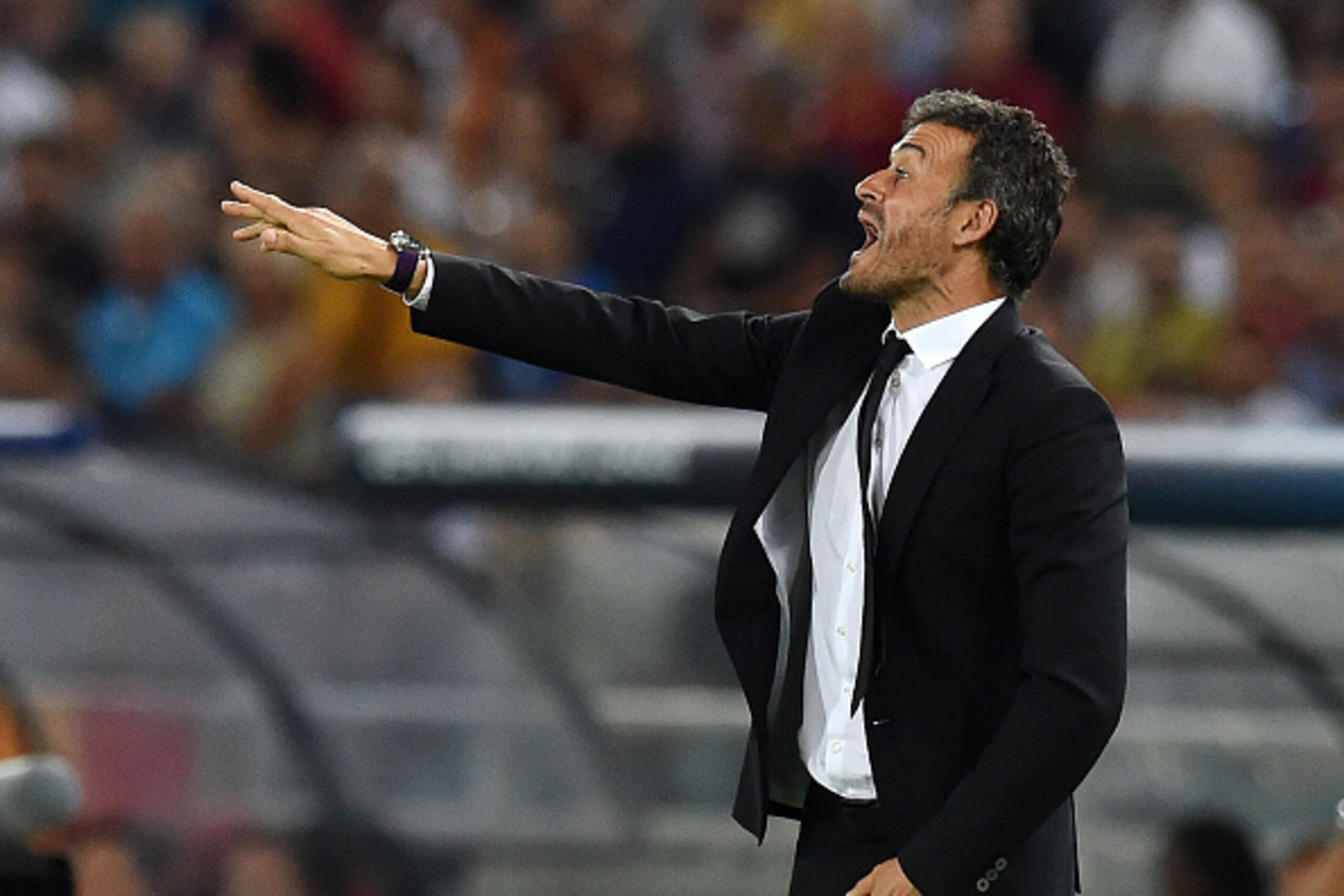ROME, ITALY - SEPTEMBER 16: Luis Enrique head coach of FC Barcelona during the UEFA Champions League Group E match between AS Roma and FC Barcelona, at Olimpico Stadium on September 16, 2015 in Rome, Italy. (Photo by Giuseppe Bellini/Getty Images) ROME, ITALY - SEPTEMBER 16: Luis Enrique head coach of FC Barcelona during the UEFA Champions League Group E match between AS Roma and FC Barcelona, at Olimpico Stadium on September 16, 2015 in Rome, Italy. (Photo by Giuseppe Bellini/Getty Images)