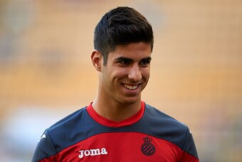 VILLARREAL, SPAIN - AUGUST 28:  Marco Asensio of Espanyol looks on prior to the start the La Liga match between Villarreal CF and RCD Espanyol at El Madrigal Stadium on August 28, 2015 in Villarreal, Spain.  (Photo by Manuel Queimadelos Alonso/Getty Image