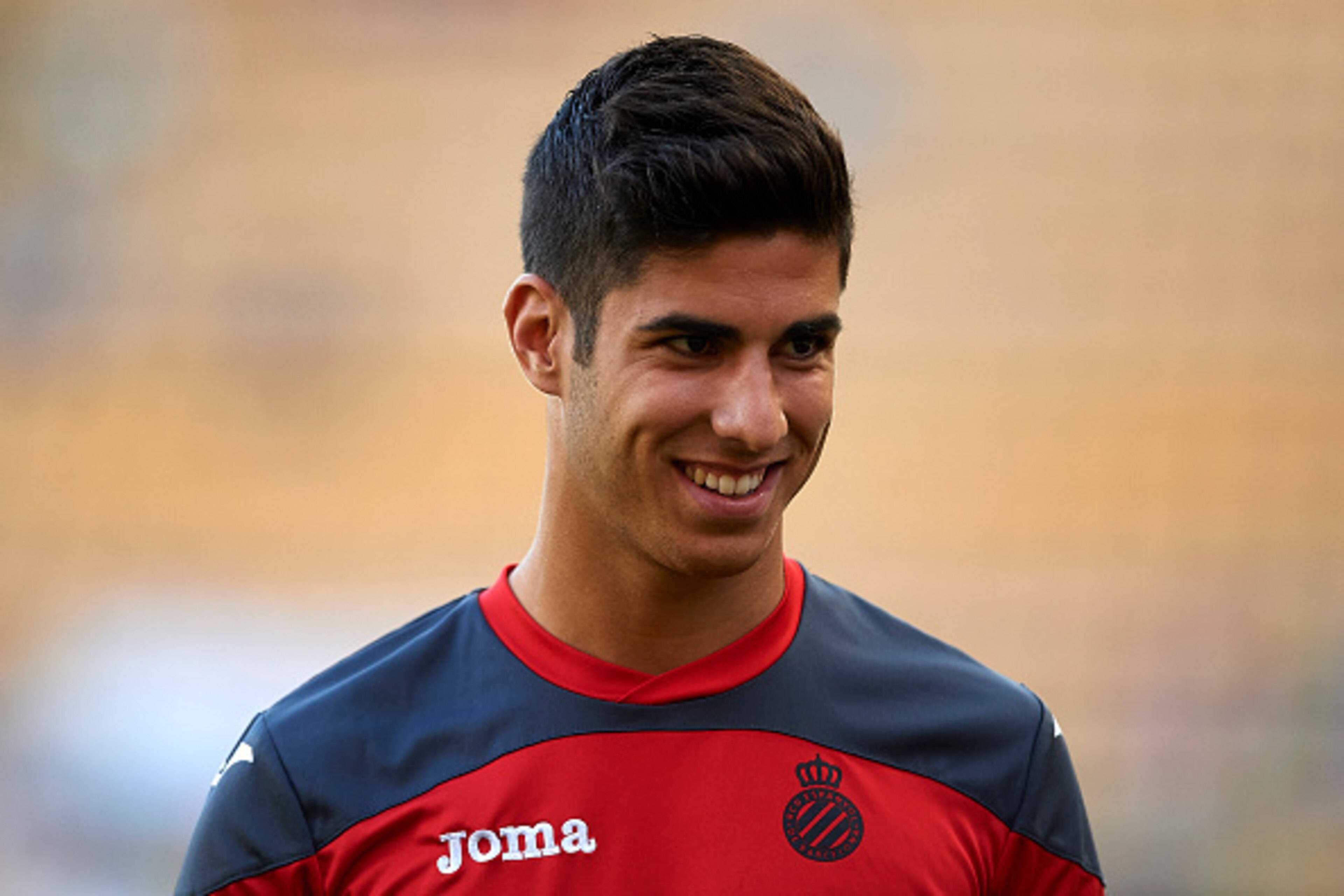 VILLARREAL, SPAIN - AUGUST 28:  Marco Asensio of Espanyol looks on prior to the start the La Liga match between Villarreal CF and RCD Espanyol at El Madrigal Stadium on August 28, 2015 in Villarreal, Spain.  (Photo by Manuel Queimadelos Alonso/Getty Image