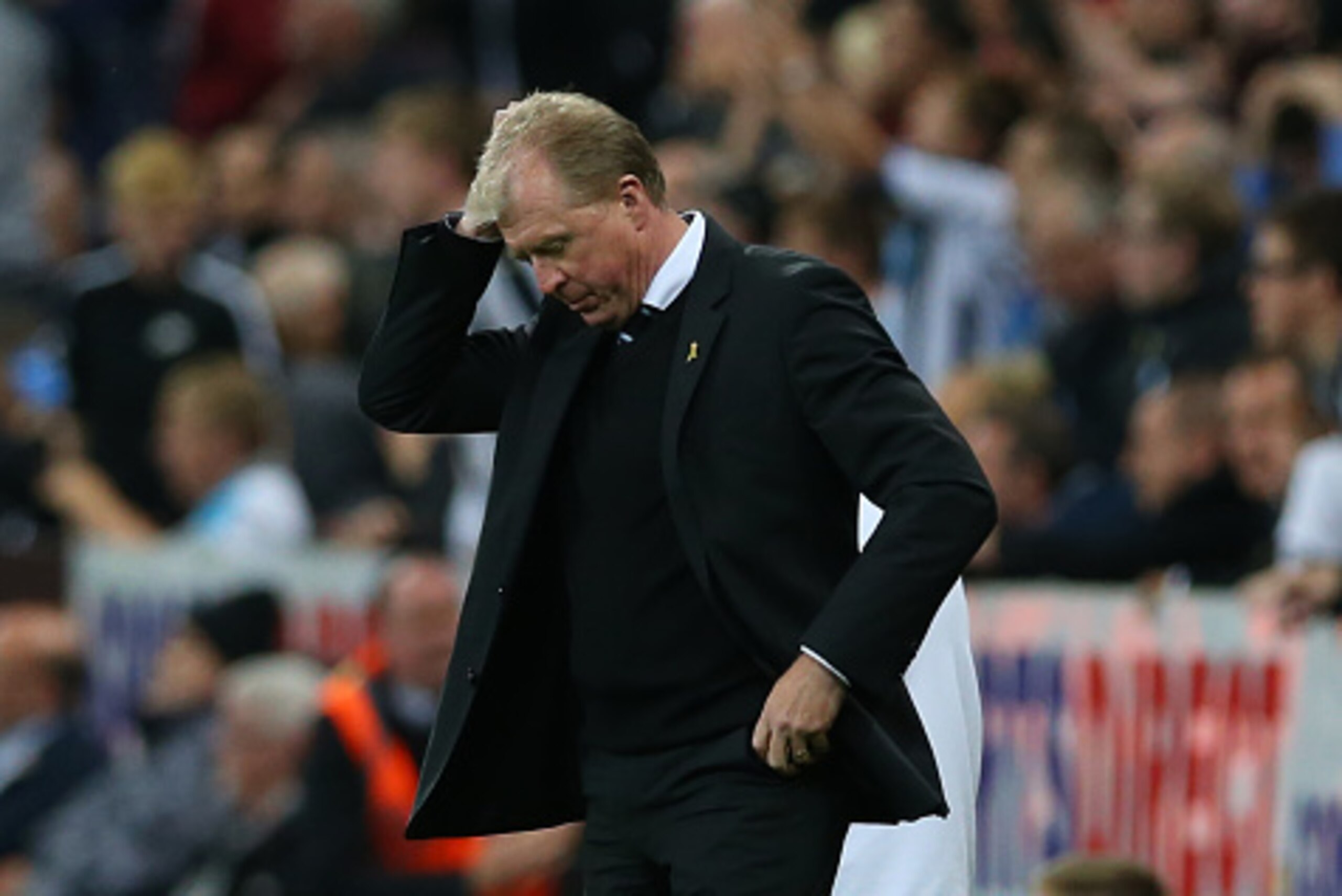 NEWCASTLE, ENGLAND - SEPTEMBER 23: Steve McLaren Newcastle United's manager reacts during the Capital One Cup Third Round match between Newcastle United and Sheffield Wednesday at St James Park on September 23, 2015 in Newcastle, England. (Photo by Ian Ma