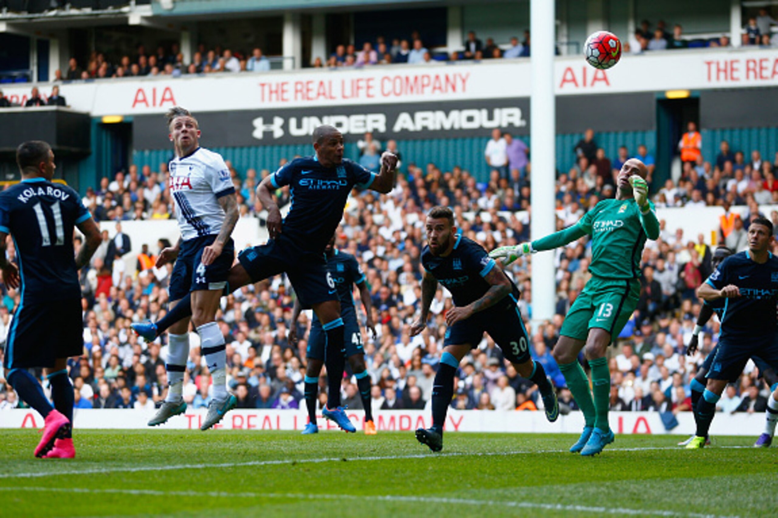 LONDON, ENGLAND - SEPTEMBER 26:  Toby Alderweireld (2nd L) of Tottenham Hotspur scores his team's second goal during the Barclays Premier League match between Tottenham Hotspur and Manchester City at White Hart Lane on September 26, 2015 in London, United