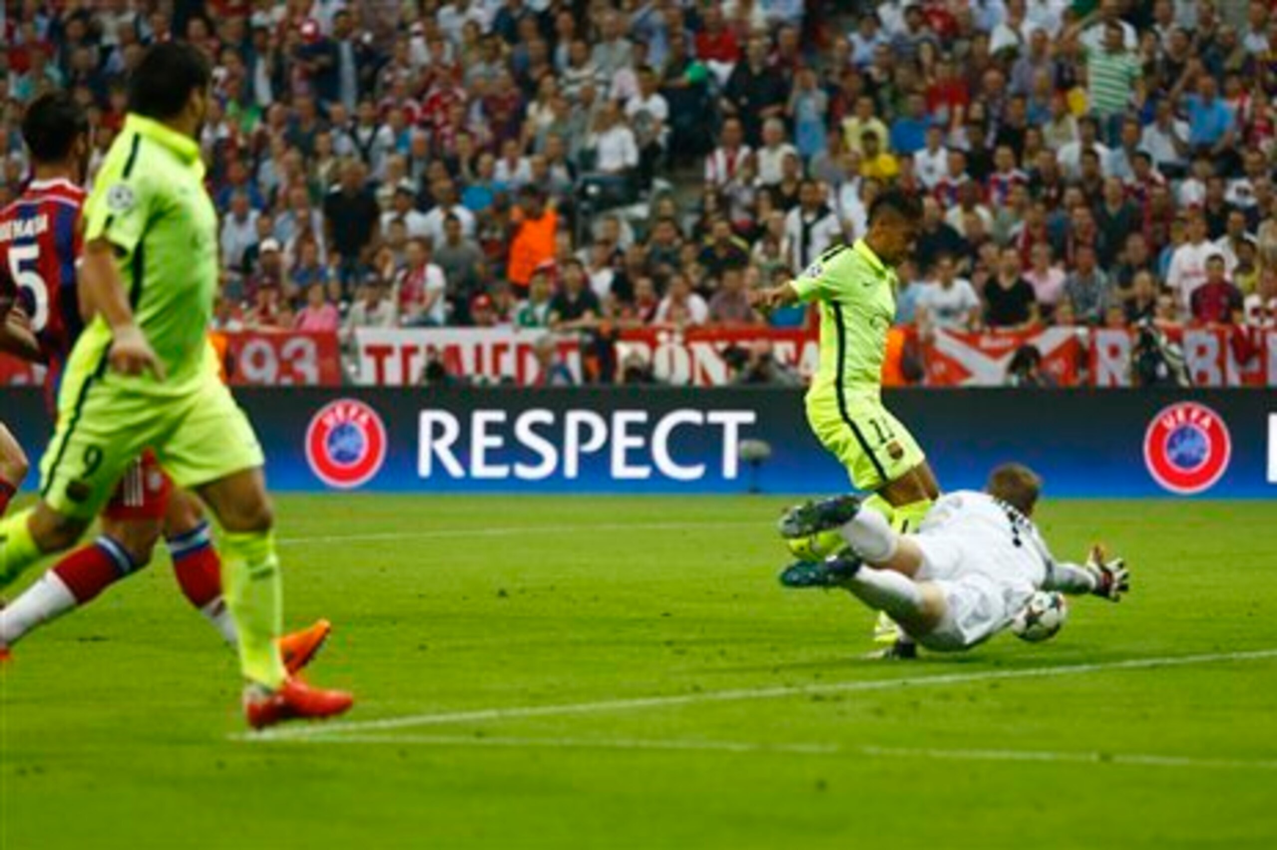 Suarez can be the provider for Neymar to help Barca survive without Messi.