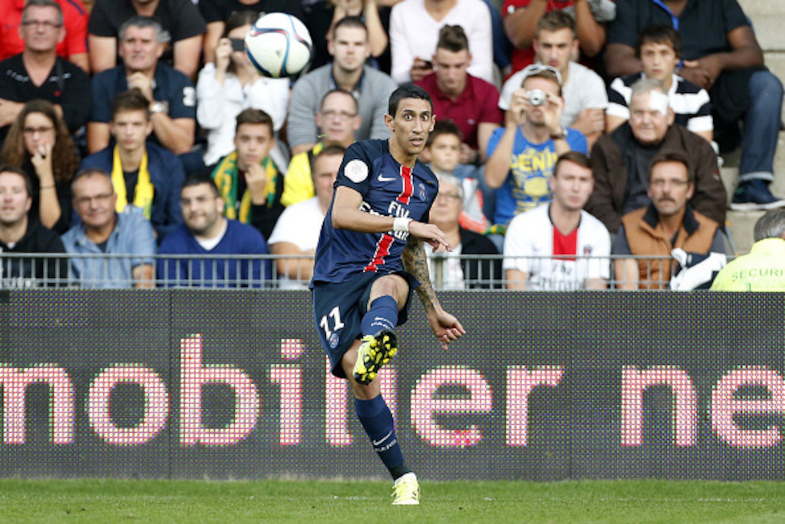 NANTES, FRANCE - SEPTEMBER 26: Angel Di Maria of PSG in action during the French Ligue 1 match between FC Nantes and Paris Saint-Germain (PSG) at Stade de la Beaujoire on September 26, 2015 in Nantes, France. (Photo by Jean Catuffe/Getty Images)