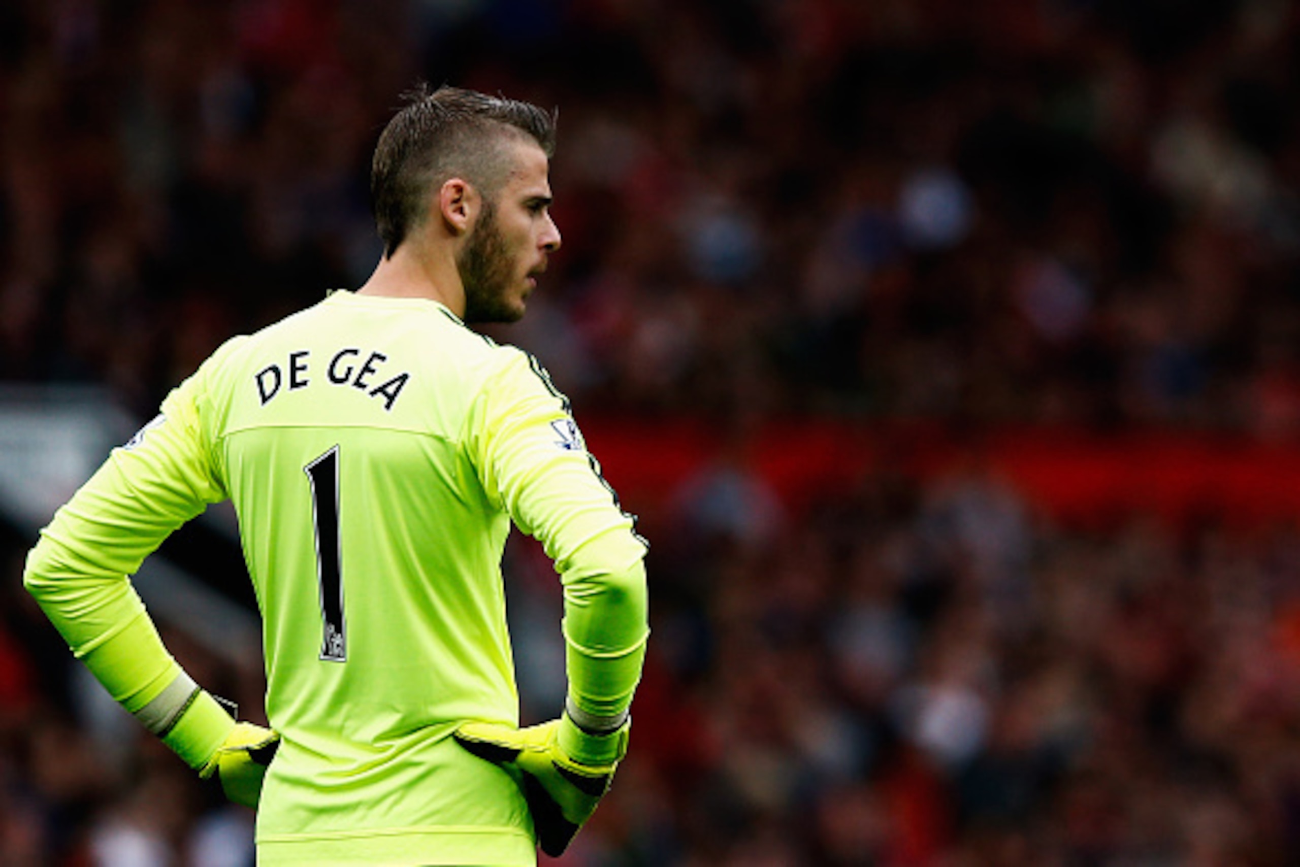 MANCHESTER, ENGLAND - SEPTEMBER 26: David de Gea of Manchester United looks on during the Barclays Premier League match between Manchester United and Sunderland at Old Trafford on September 26, 2015 in Manchester, United Kingdom. (Photo by Dean Mouhtaro MANCHESTER, ENGLAND - SEPTEMBER 26: David de Gea of Manchester United looks on during the Barclays Premier League match between Manchester United and Sunderland at Old Trafford on September 26, 2015 in Manchester, United Kingdom. (Photo by Dean Mouhtaro