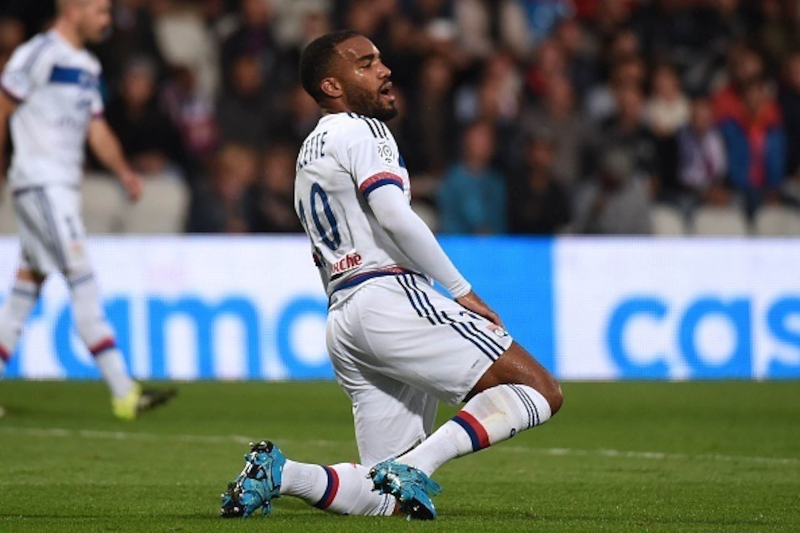 Lyon's French forward Alexandre Lacazette reacts after missing a goal during the French L1 football match between Olympique Lyonnais against Sporting Club de Bastia on September 23, 2015 at the Gerland stadium in Lyon, Southeastern France.          AFP PH