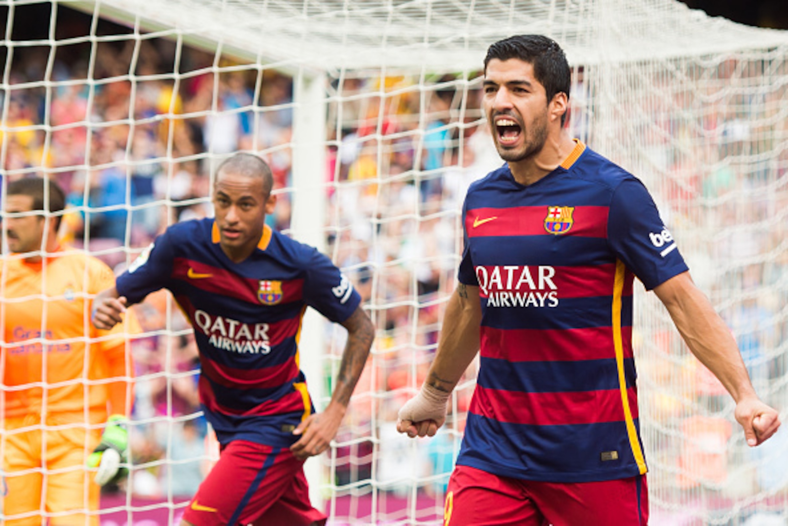 BARCELONA, SPAIN - SEPTEMBER 26: Luis Suarez of FC Barcelona celebrates after scoring the opening goal during the La Liga match between FC Barcelona and UD Las Palmas at Camp Nou on September 26, 2015 in Barcelona, Spain. (Photo by Alex Caparros/Getty Ima