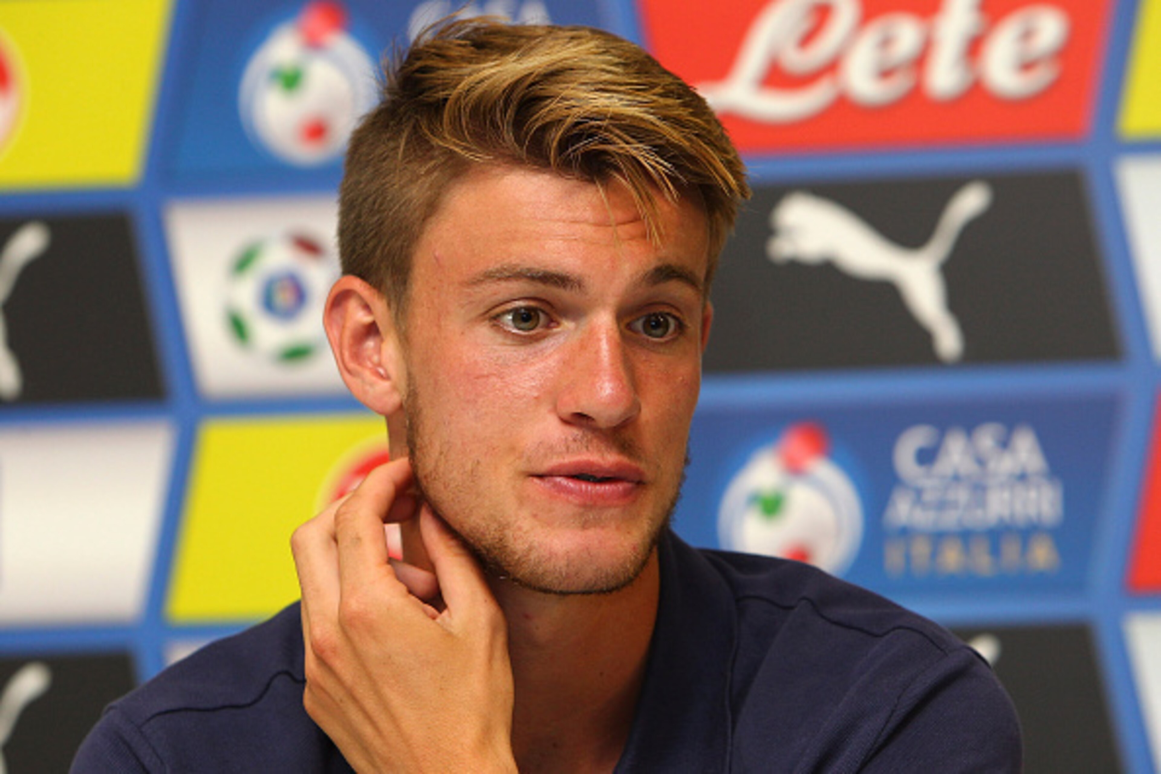 COMO, ITALY - JUNE 04: Daniele Rugani of Italy U21 speaks to the media during a press conference at the club's training ground on June 4, 2015 in Appiano Gentile Como, Italy. (Photo by Marco Luzzani/Getty Images) COMO, ITALY - JUNE 04: Daniele Rugani of Italy U21 speaks to the media during a press conference at the club's training ground on June 4, 2015 in Appiano Gentile Como, Italy. (Photo by Marco Luzzani/Getty Images)