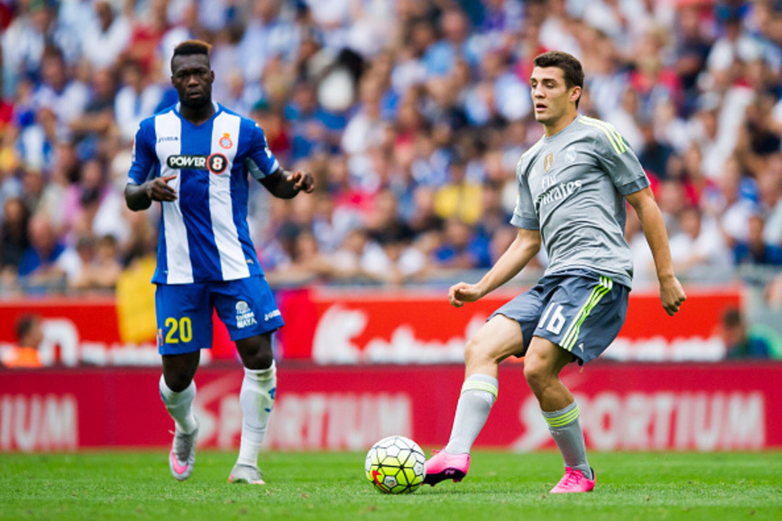 BARCELONA, SPAIN - SEPTEMBER 12: Mateo Kovacic of Real Madrid CF passes the ball during the La Liga match between RCD Espanyol and Real Madrid CF at Cornella-El Prat Stadium on September 12, 2015 in Barcelona, Spain. (Photo by Alex Caparros/Getty Images)