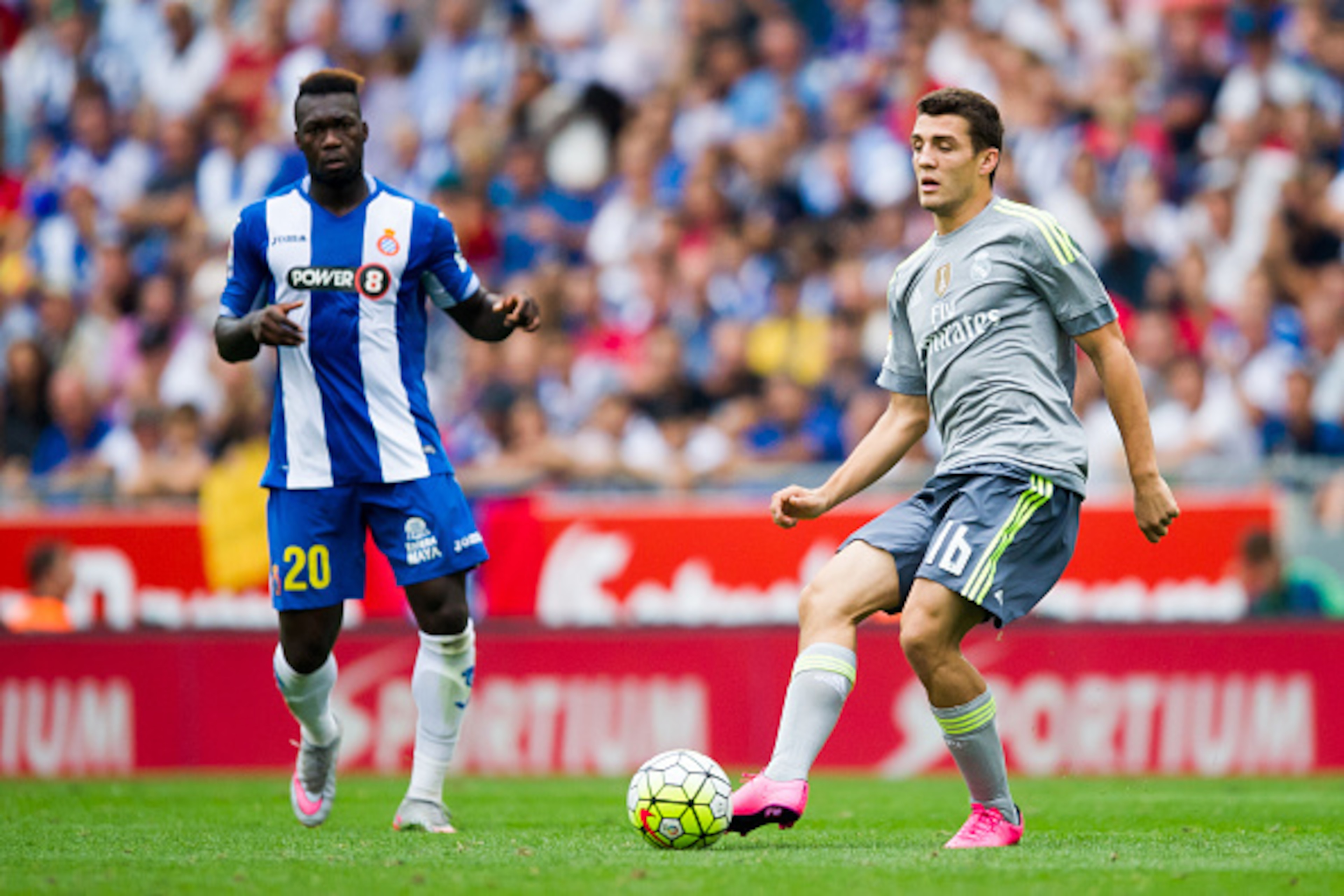 BARCELONA, SPAIN - SEPTEMBER 12: Mateo Kovacic of Real Madrid CF passes the ball during the La Liga match between RCD Espanyol and Real Madrid CF at Cornella-El Prat Stadium on September 12, 2015 in Barcelona, Spain. (Photo by Alex Caparros/Getty Images)