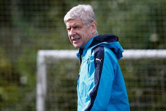 ST ALBANS, ENGLAND - SEPTEMBER 28:  Arsenal manager Arsene Wenger during training at London Colney on September 28, 2015 in St Albans, England.  (Photo by Shaun Botterill/Getty Images,)